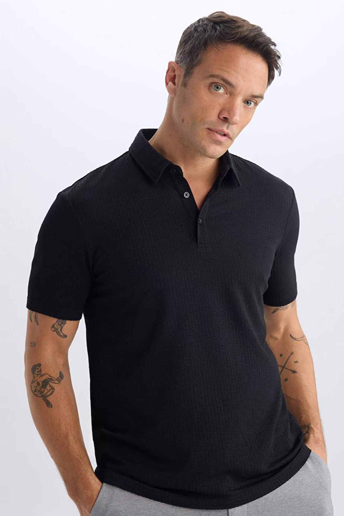 DeFacto Slim Fit Dar Kesim Pamuklu Kısa Kollu Siyah Polo Tişört X2594AZ25SPBK81