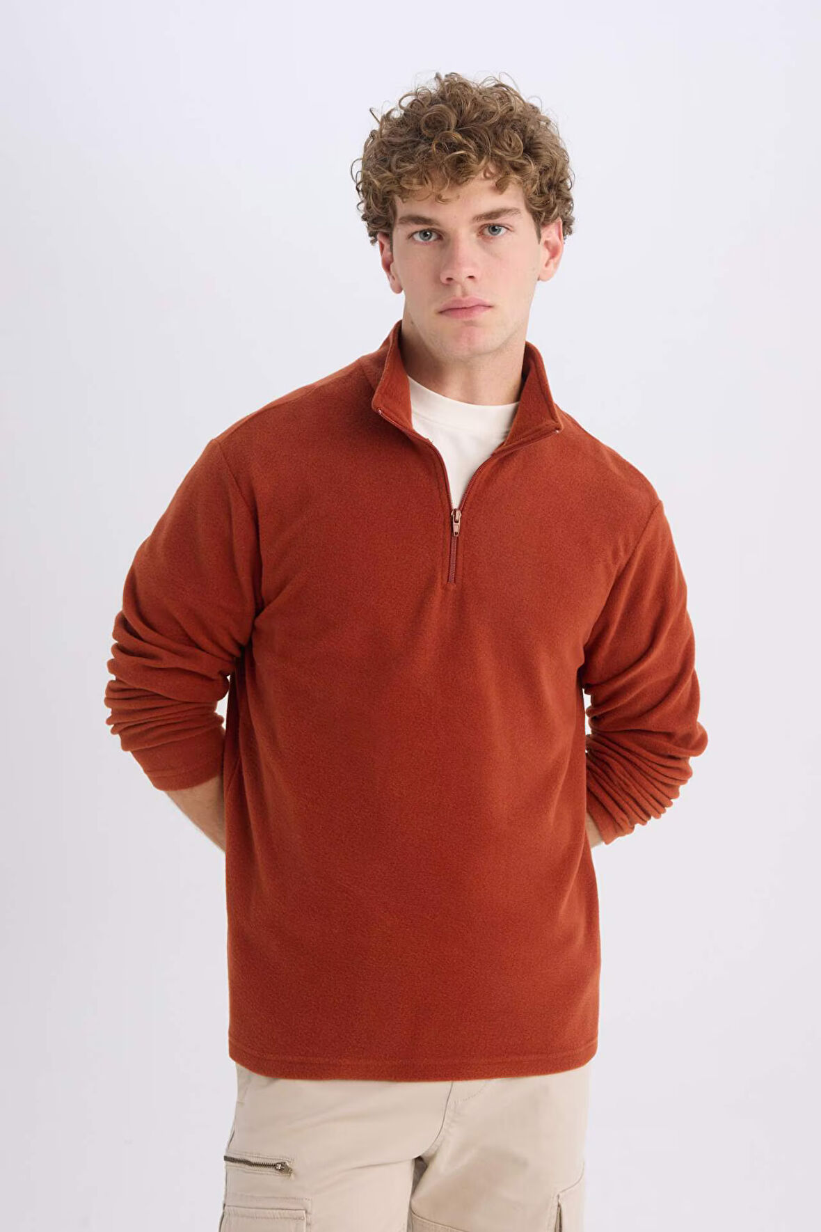 DeFacto Turuncu Tüylenme Yapmayan Soğuk Geçirmez  Regular Fit Dik Yaka Fermuarlı Polar Sweatshirt Y3996AZNSOG578