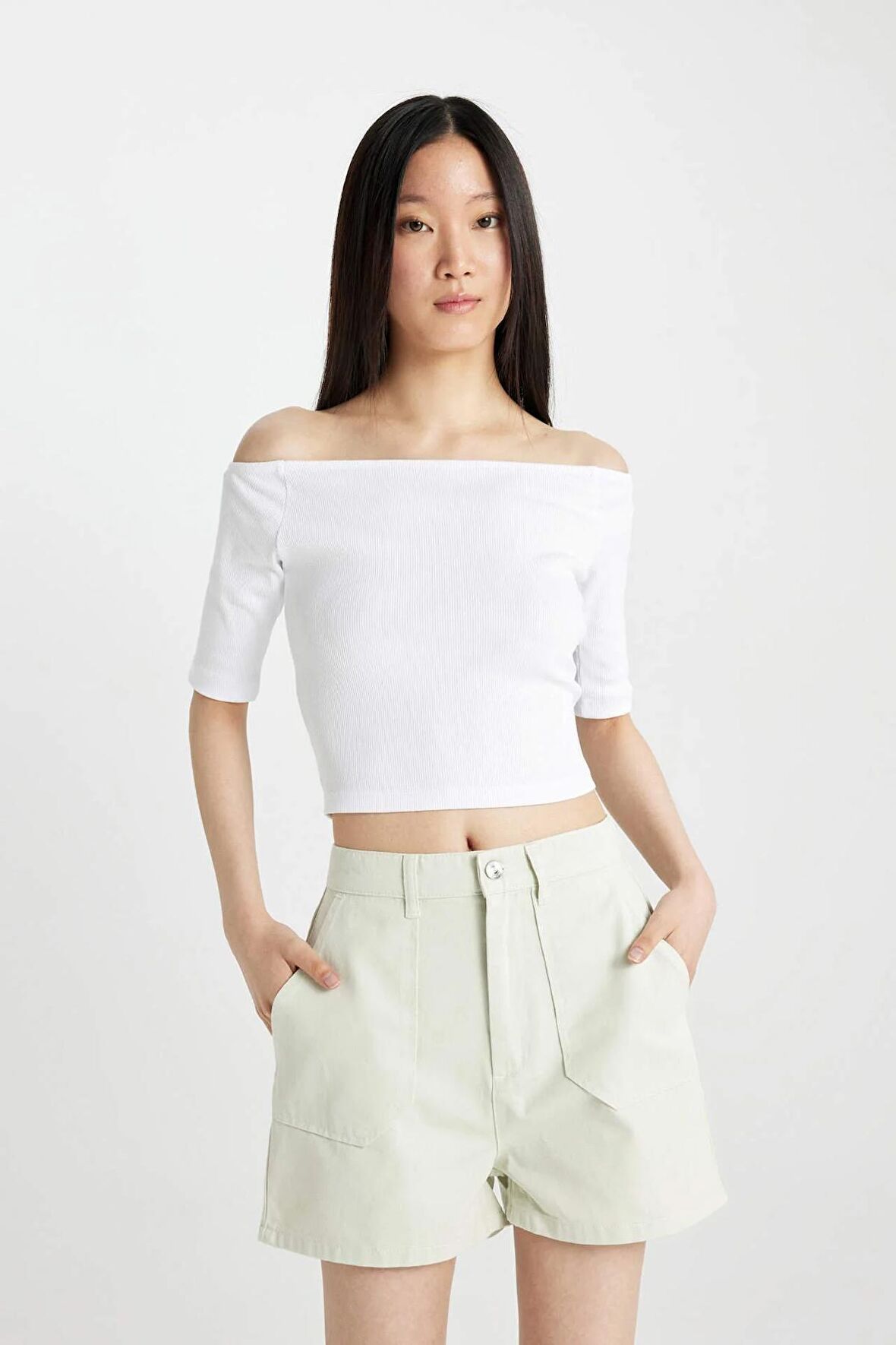 DeFacto Slim Fit Dar Kesim Omuzu Açık Fitilli Kaşkorse Kısa Kollu Tişört C9169AX24SMWT34