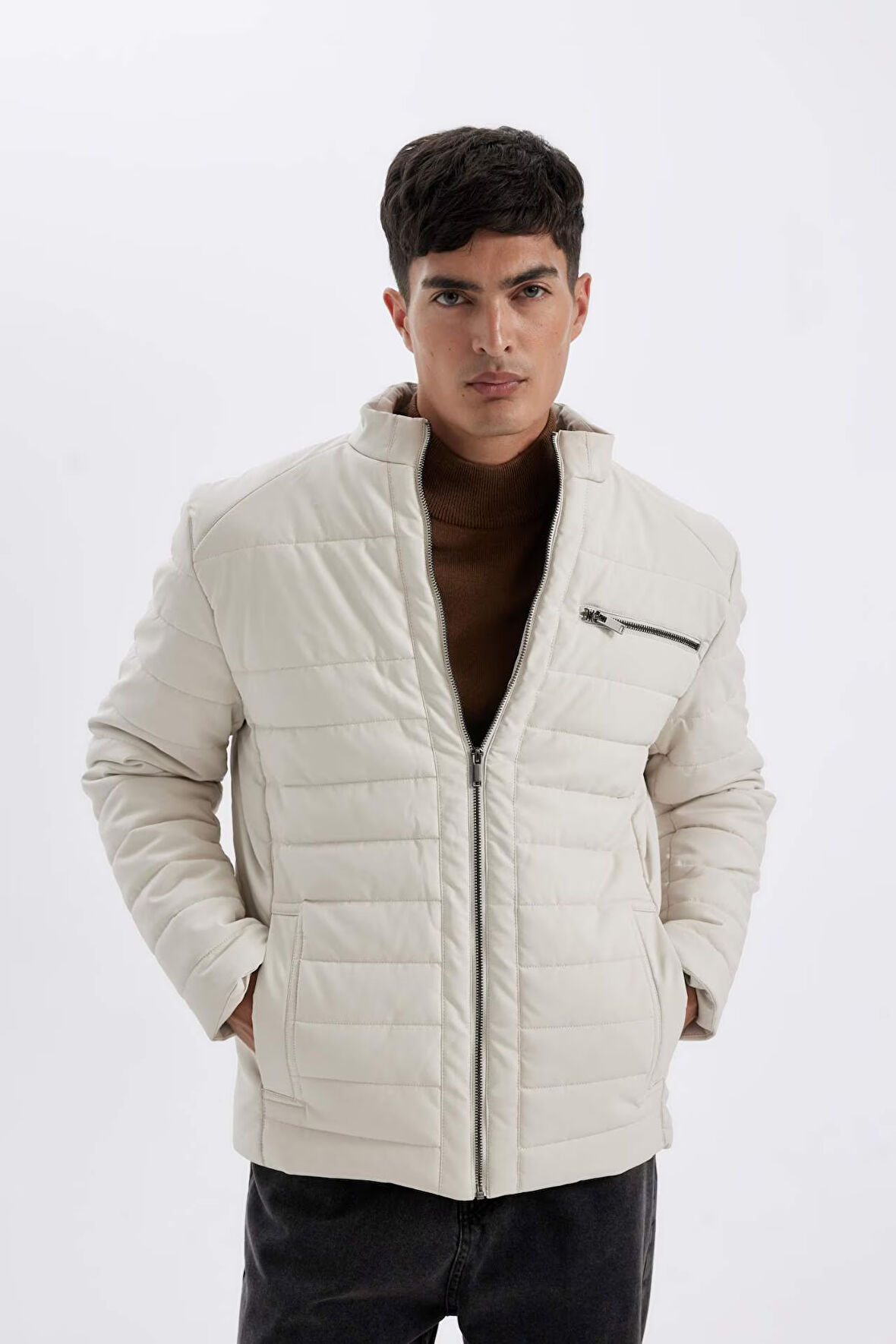 Slim Fit Dik Yaka Fermuar Kapamalı Cepli Suni Deri Ceket Mont