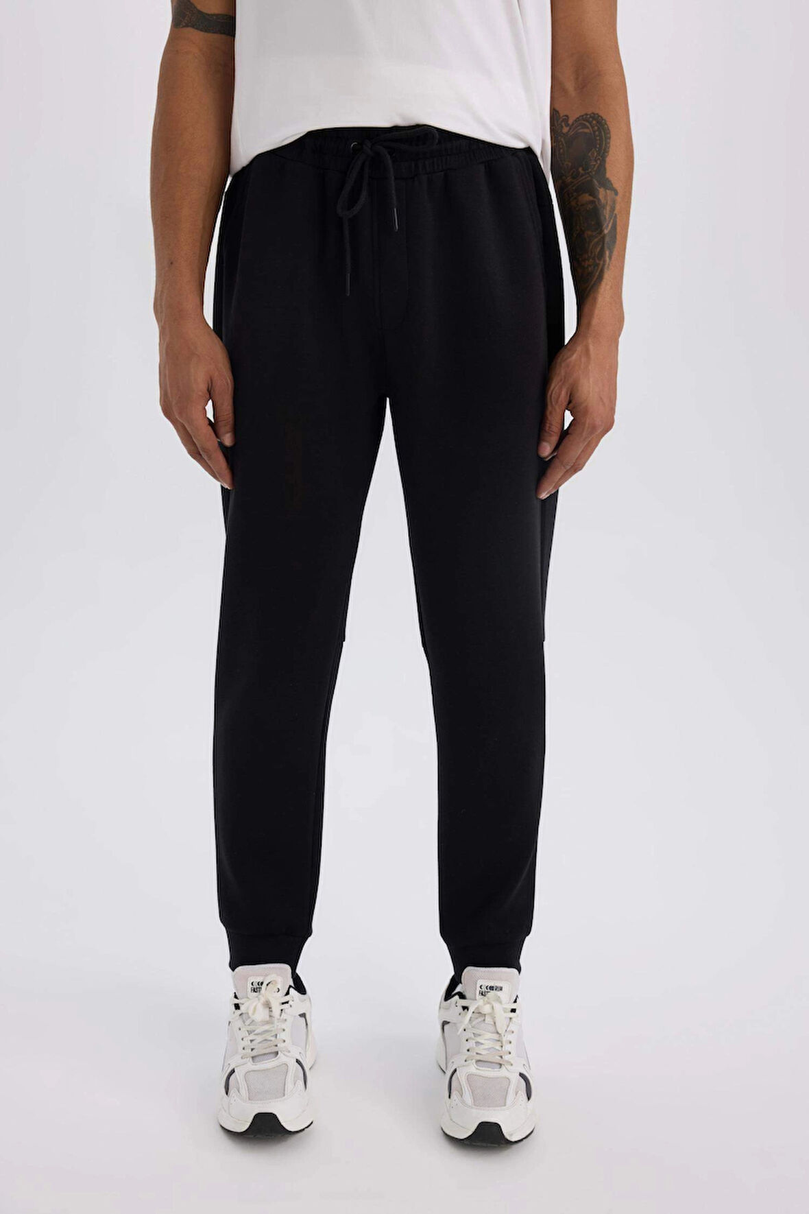 Defacto Z9112 Siyah DeFactoFit Slim Fit Sporcu İnce Jogger Eşofman Altı Dar Kesim Skuba Dalgıç Kumaş Standart Paça Beli Bağcıklı Lastikli Paça