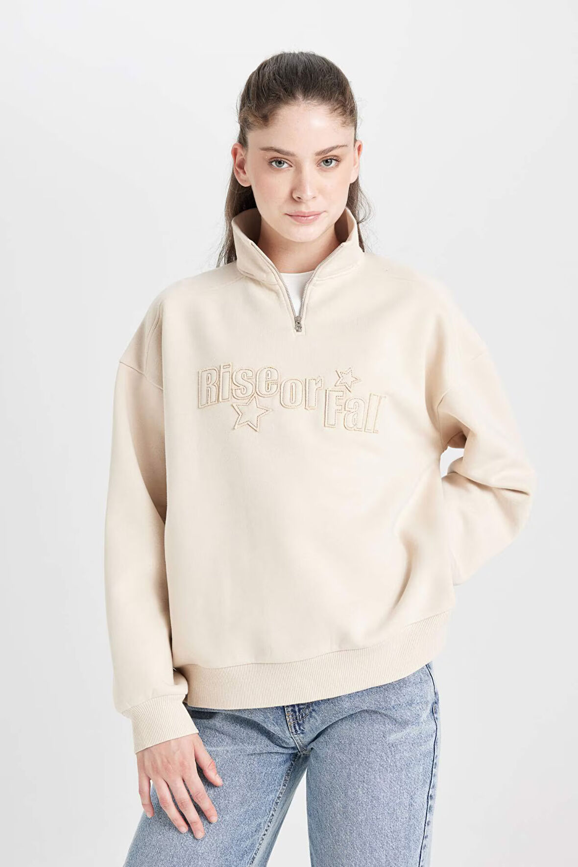 Loose Fit Yarım Fermuarlı Dik Yaka Baskılı Kalın Kumaş Sweatshirt