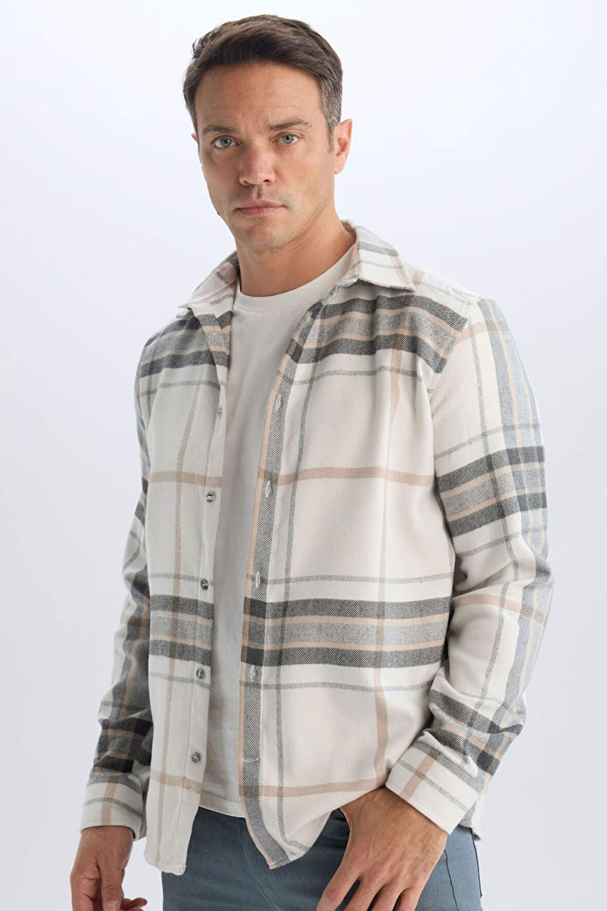 DeFacto Regular Fit Polo Yaka Pamuklu Kareli Uzun Kollu Gömlek D7559AX24AUER103