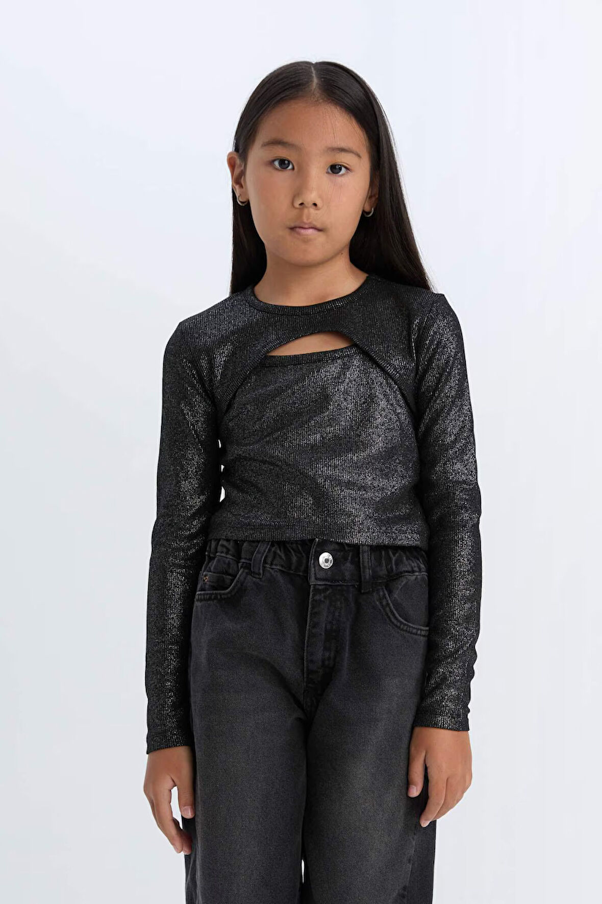 DeFacto Kız Çocuk Slim Fit Dar Kesim Bisiklet Yaka Parlak Kumaş Fitilli Kaşkorse Uzun Kollu Tişört D5419A824WNBK81