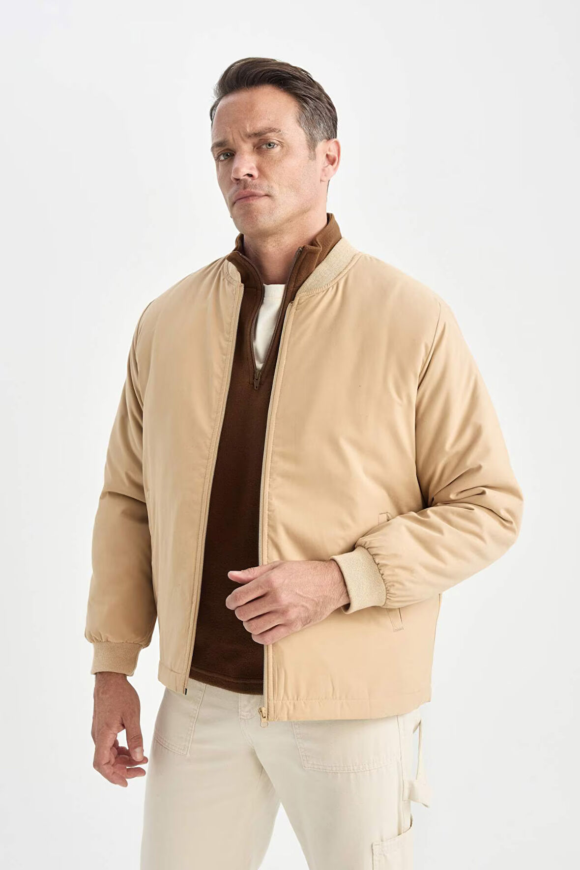 DeFacto Su İtici Hafif Bomber Mont Ceket Kolej Yaka Fermuarlı Çift Cepli Mevsimlik D8486AX24WNBG322