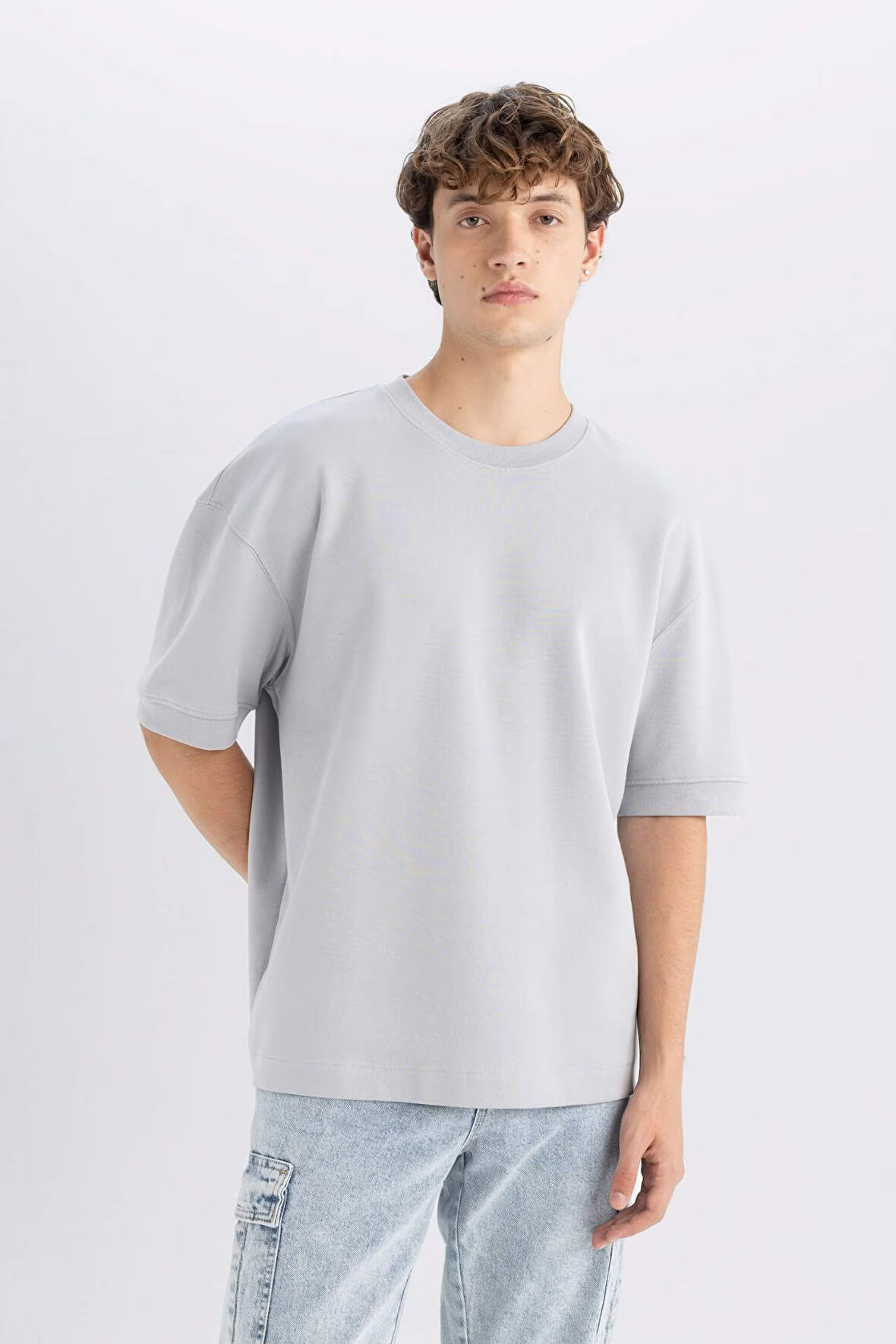 DeFacto Loose Fit Bisiklet Yaka Kısa Kollu Ağır Kumaş Basic Düz Tişört B4844AX24AUGR253