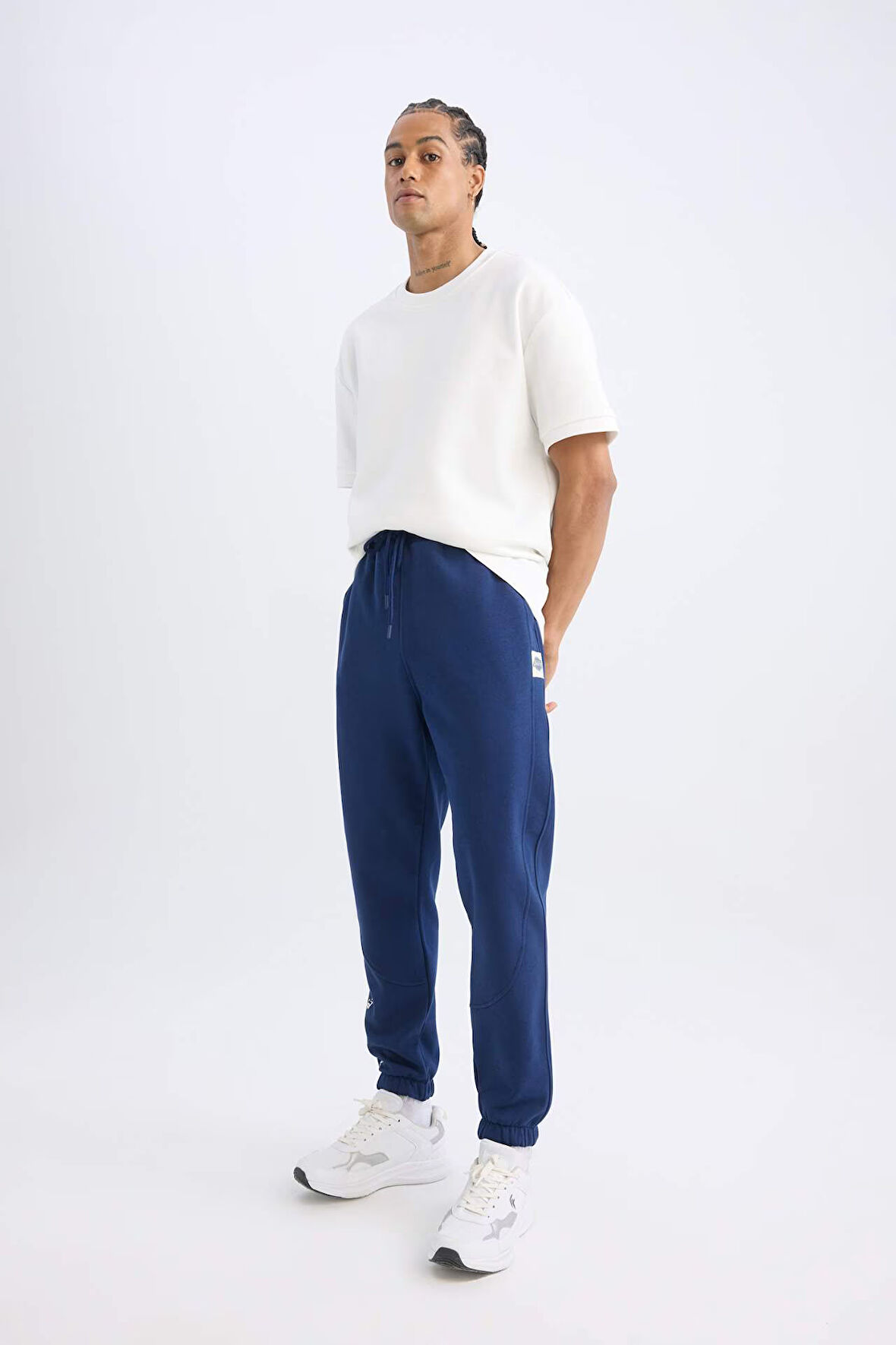 DeFactoFit Kalın Jogger Eşofman Altı NBA Los Angeles Lakers Standart Fit Beli Lastikli Bağcıklı D3228AX24WNNV176