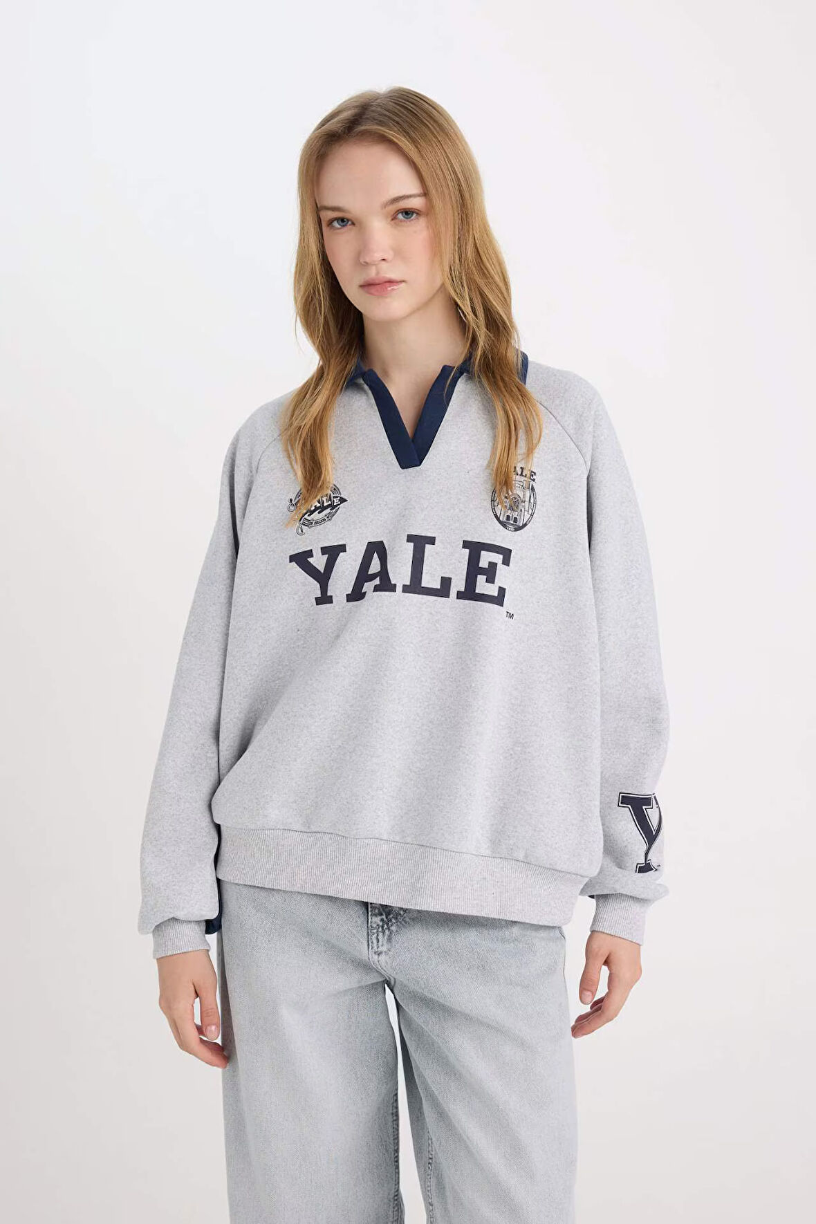 DeFacto Yale University Oversize Geniş Kalıp Polo Yaka Baskılı Kalın Sweatshirt D7001AX24WNGR256
