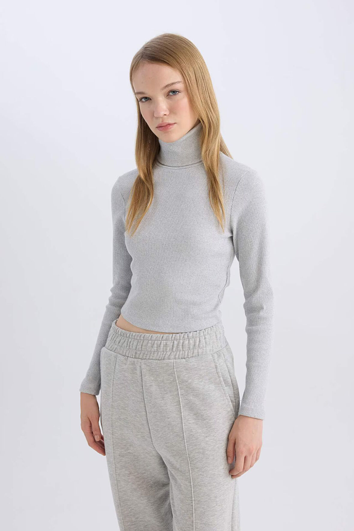 DeFacto Coool Fitted Balıkçı Yaka Fitilli Kaşkorse Basic Düz Uzun Kollu Tişört D8798AX24AUGR210