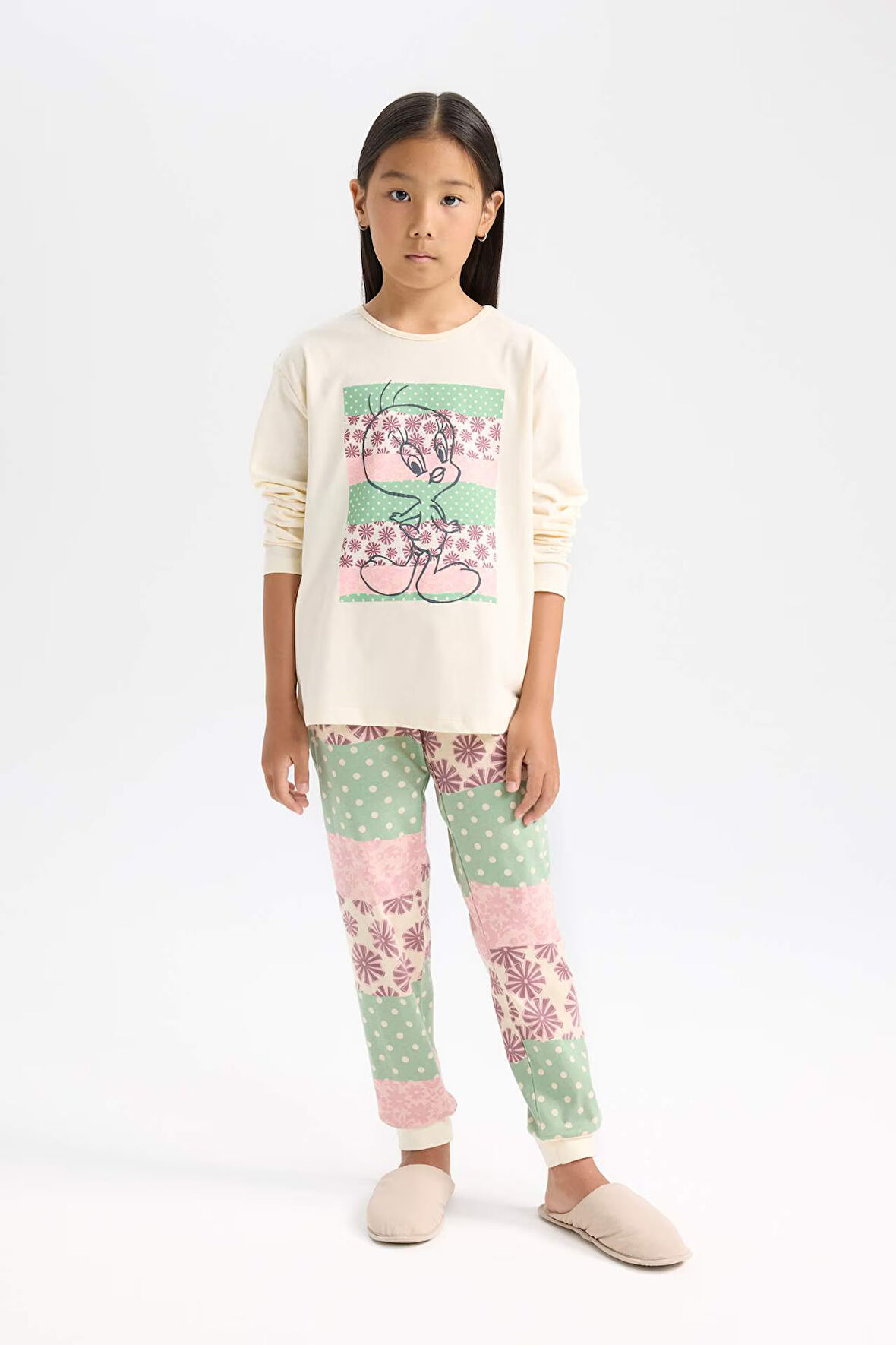 DeFacto Kız Çocuk Looney Tunes Pijama Takımı Uzun Kollu Üst Beli Lastikli Uzun Alt D6321A8NSER134