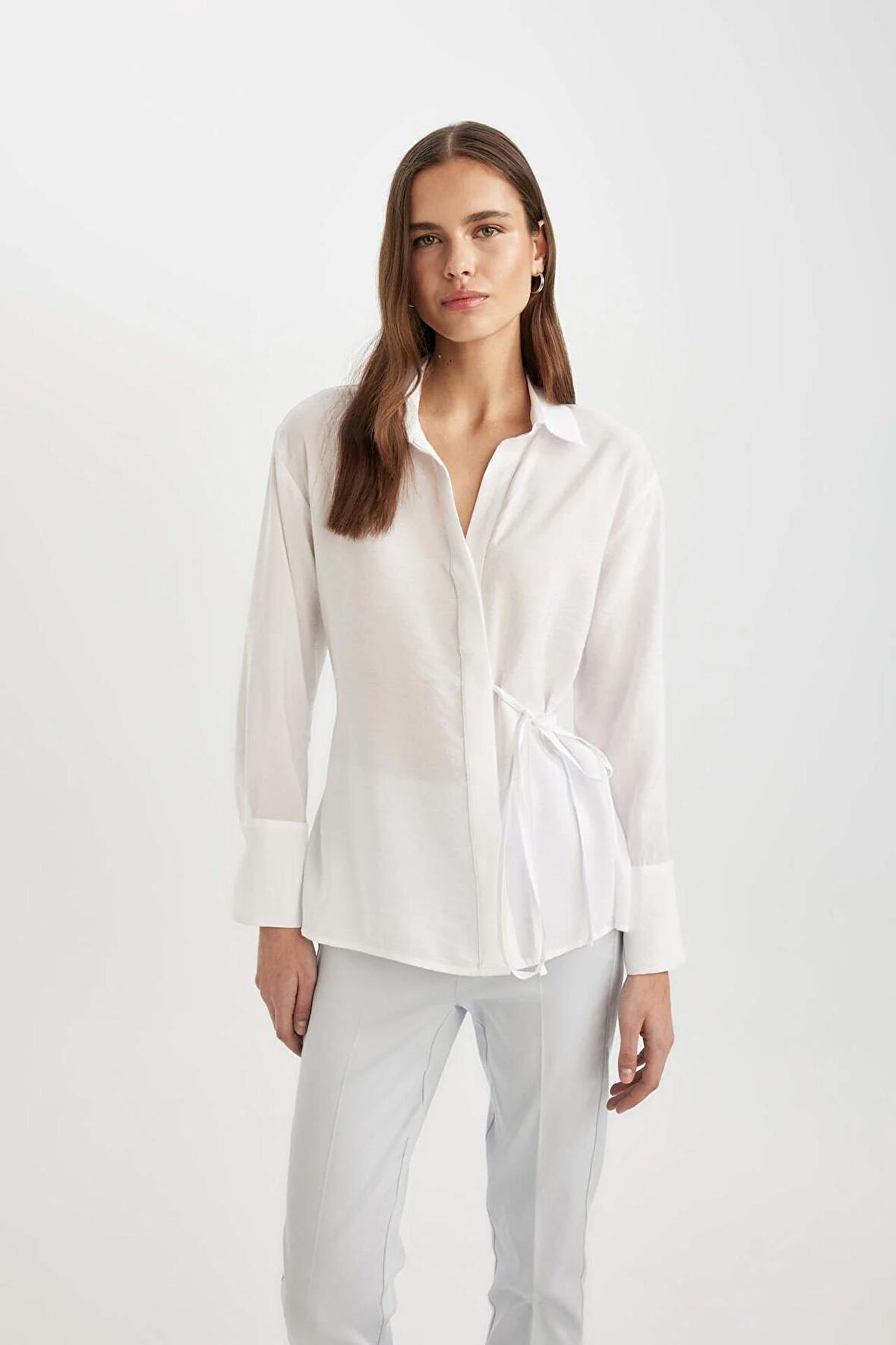 DeFacto Oversize Fit Kaçık Yaka Uzun Kollu Gömlek C4525AX24SMWT34