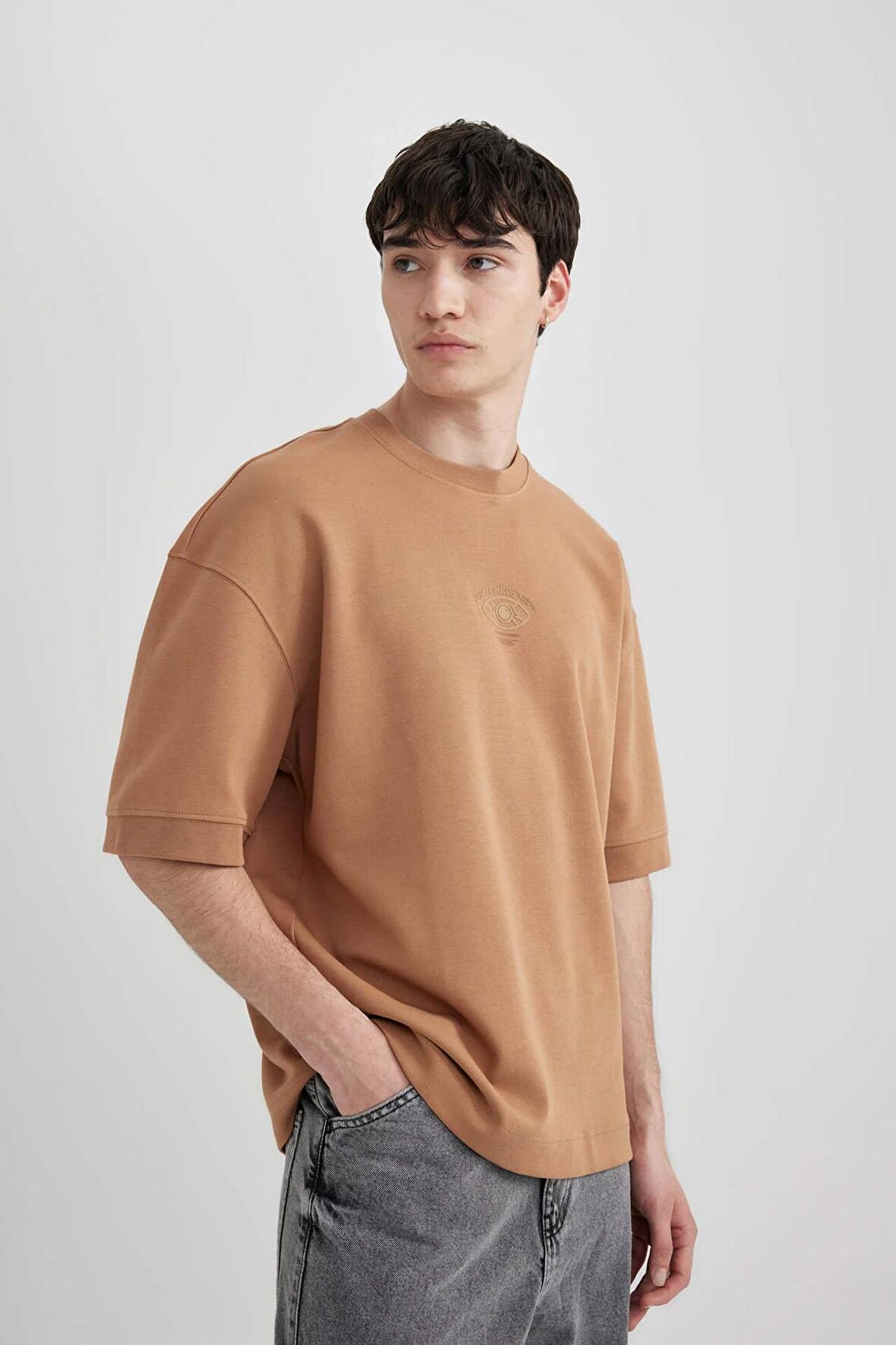 DeFacto Loose Fit Bisiklet Yaka Baskılı Ağır Kumaş Kısa Kollu Tişört B8637AX24SMBN572