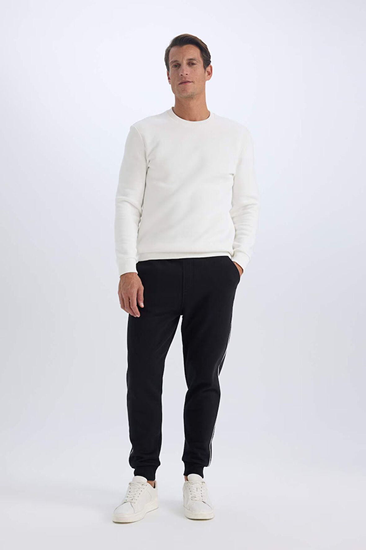 Regular Fit Beli Bağcıklı Lastikli Paça Cepli Basic Düz Kalın Jogger Eşofman Altı