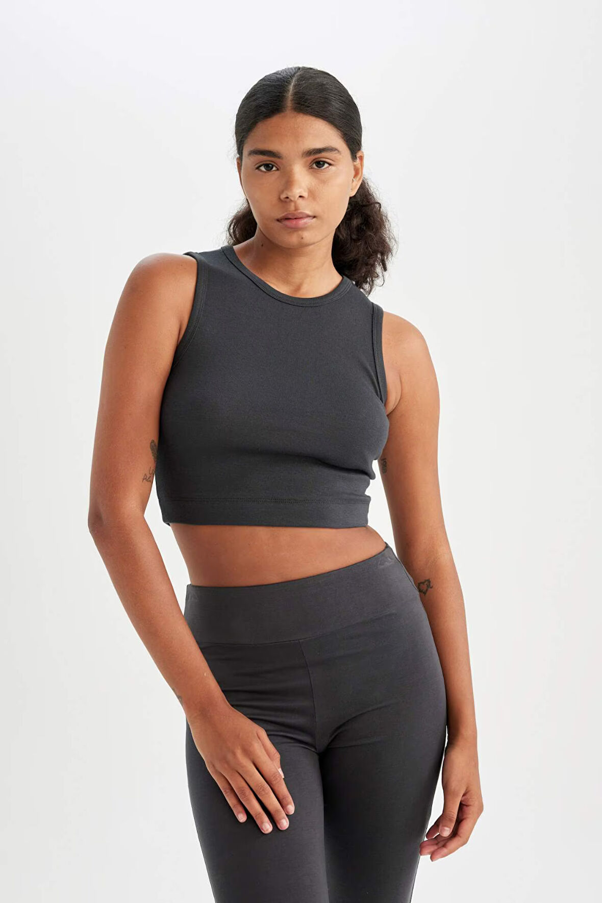 DeFactoFit Crop Bisiklet Yaka Modal Sporcu Basic Düz Atlet D6038AX24AUAR231