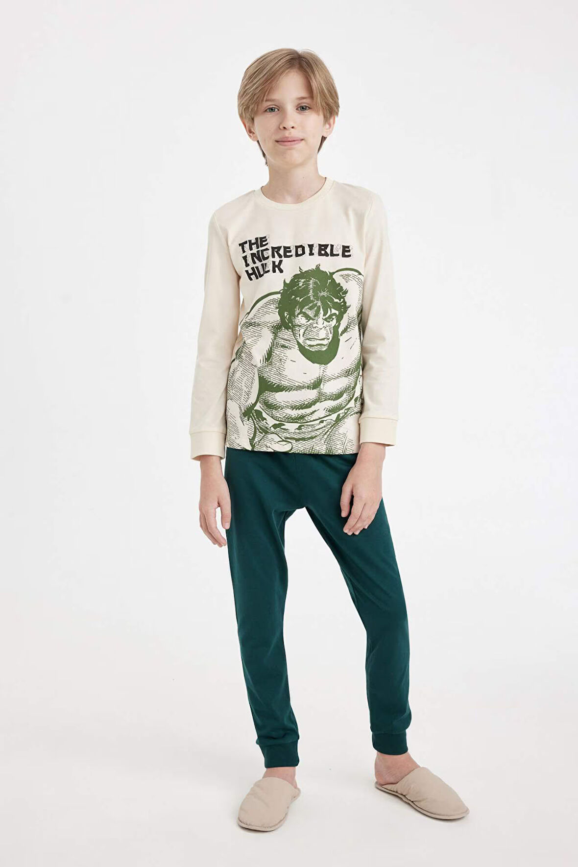 DeFacto Erkek Çocuk Pijama Takım Marvel Uzun Kollu Üst Beli Lastikli Uzun Alt D4366A824WNER42