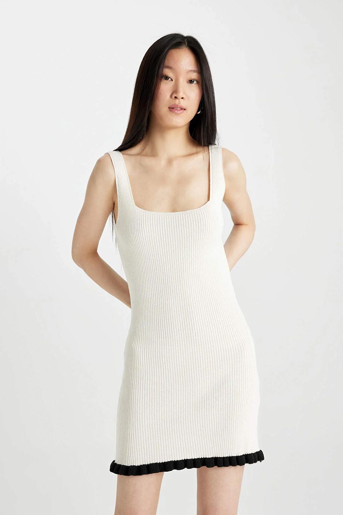 DeFacto Fitted Kare Yaka Ribana Kolsuz Mini Elbise D3001AX24SMER99