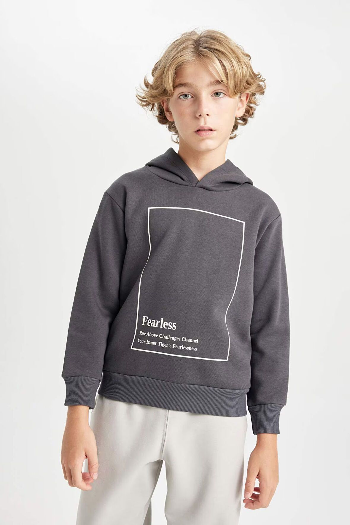 DeFacto Erkek Çocuk Antrasit Kapüşonlu Baskılı Kalın Sweatshirt D3095A824AUAR15