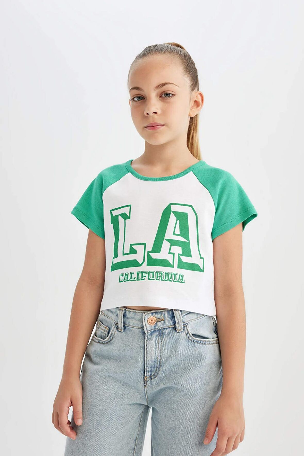 DeFacto Kız Çocuk Crop Bisiklet Yaka Baskılı Kısa Kollu Tişört C4452A824SMGN322