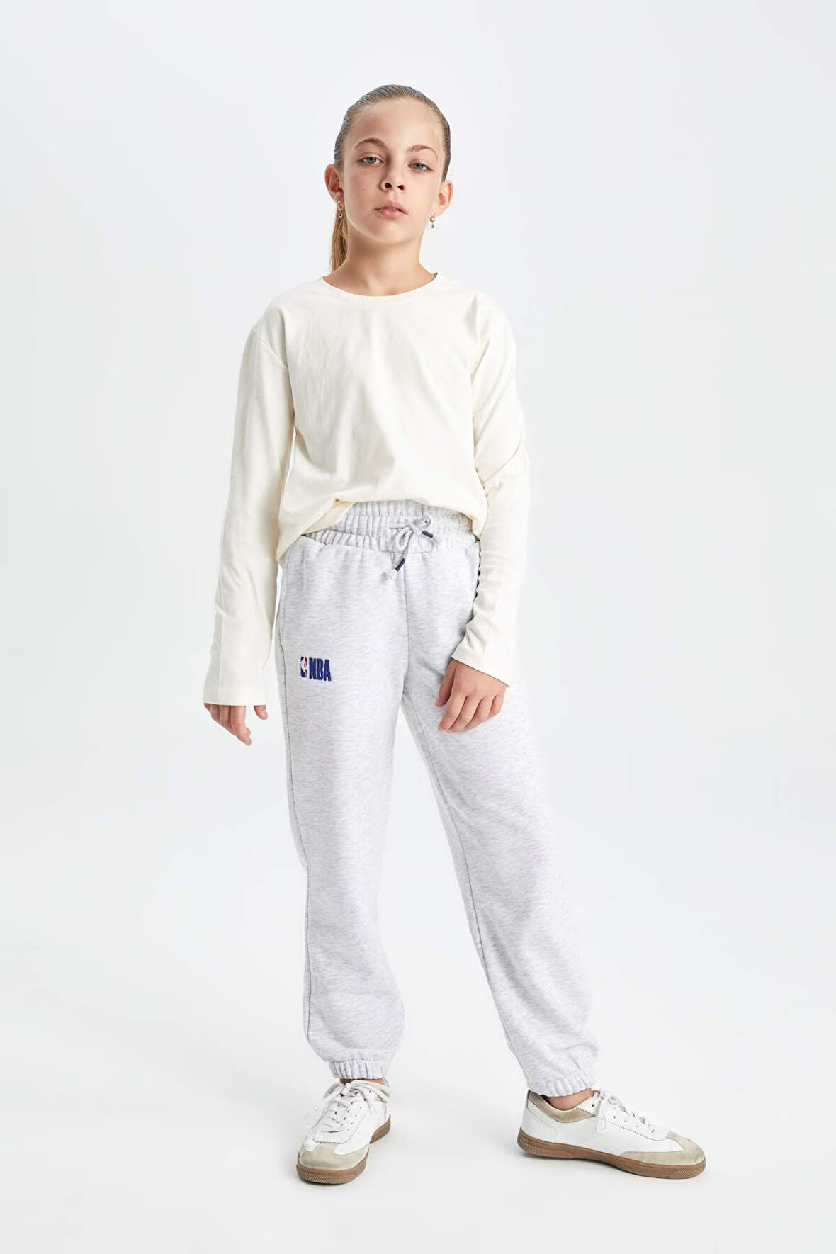 DeFacto Kız Çocuk NBA Wordmark Beli Paçası Lastikli Cepli Jogger Eşofman Altı C9512A824AUGR379