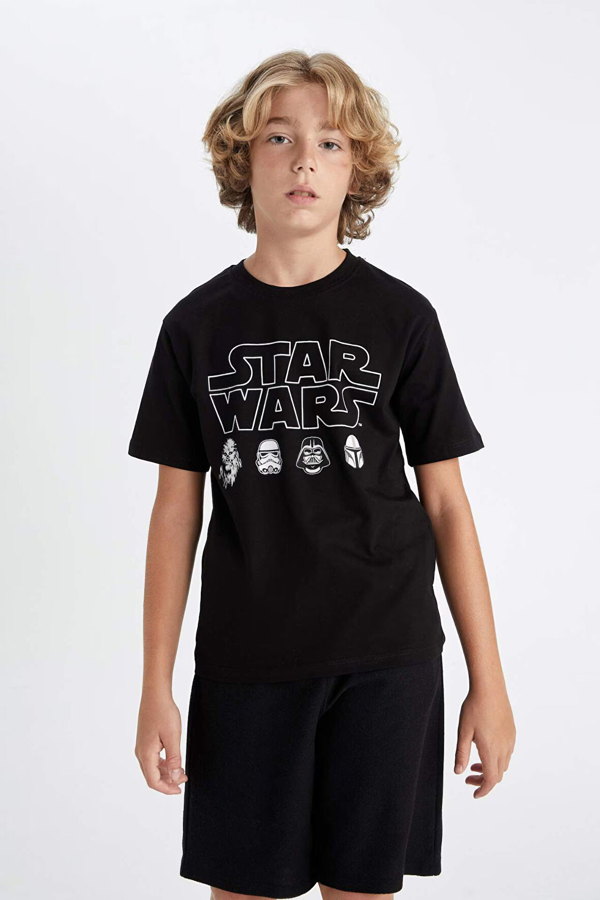 DeFacto Erkek Çocuk Star Wars Bisiklet Yaka Kısa Kollu Tişört D2101A824HSBK81