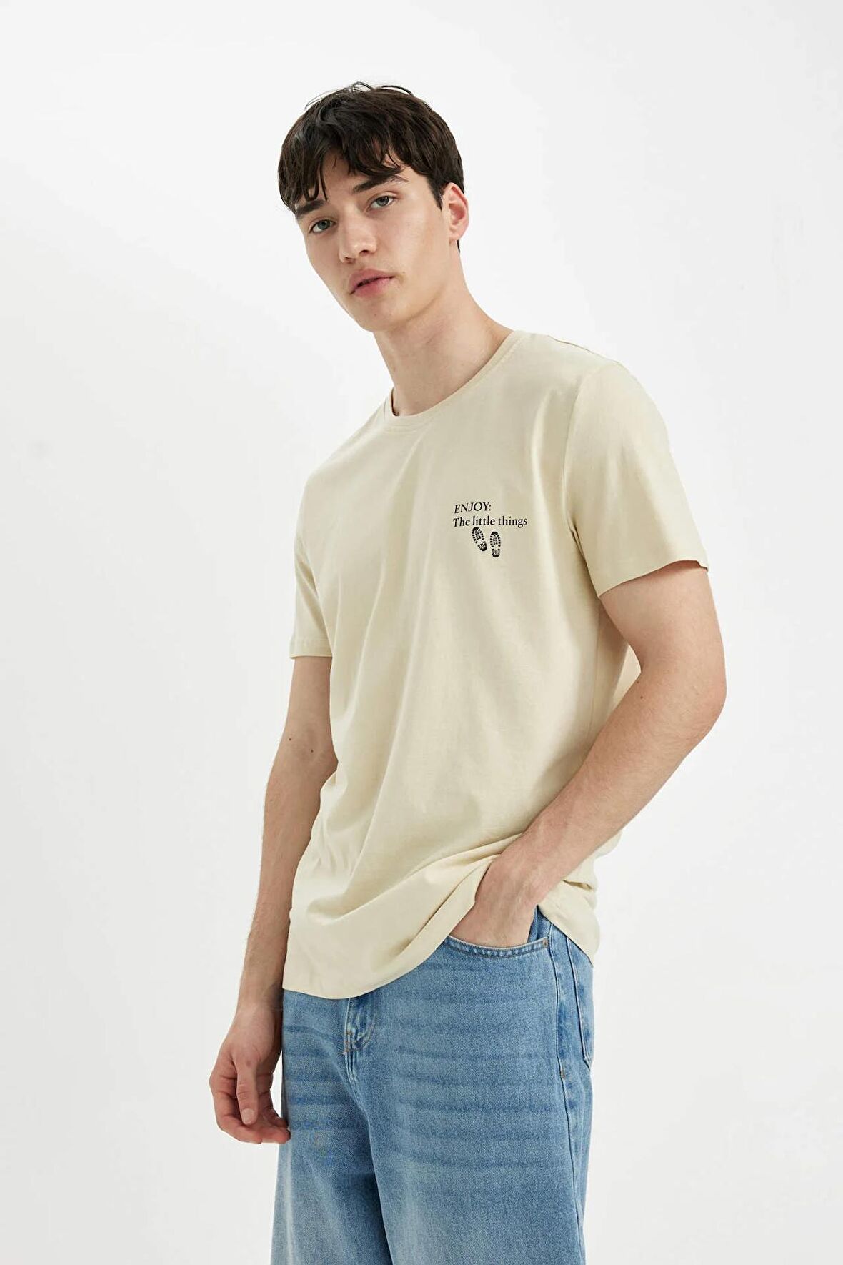 DeFacto Slim Fit Bisiklet Yaka Baskılı Kısa Kollu Tişört C6912AX24SMBG307