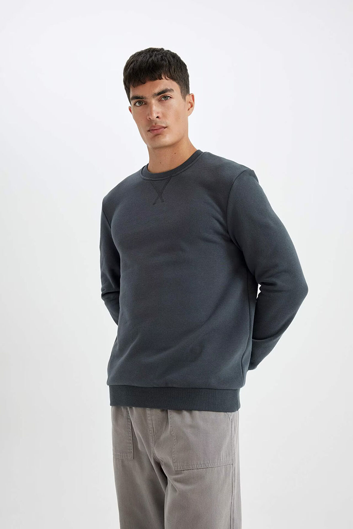 Regular Fit Bisiklet Yaka Kalın Basic Sweatshirt