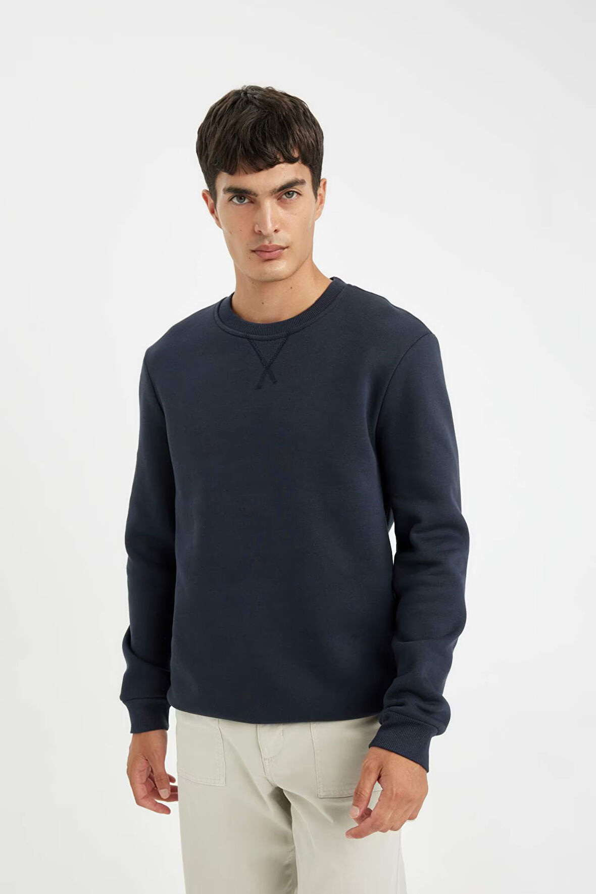 DeFacto Regular Fit Bisiklet Yaka Kalın Basic Düz Sweatshirt T3777AZ24AUNV71