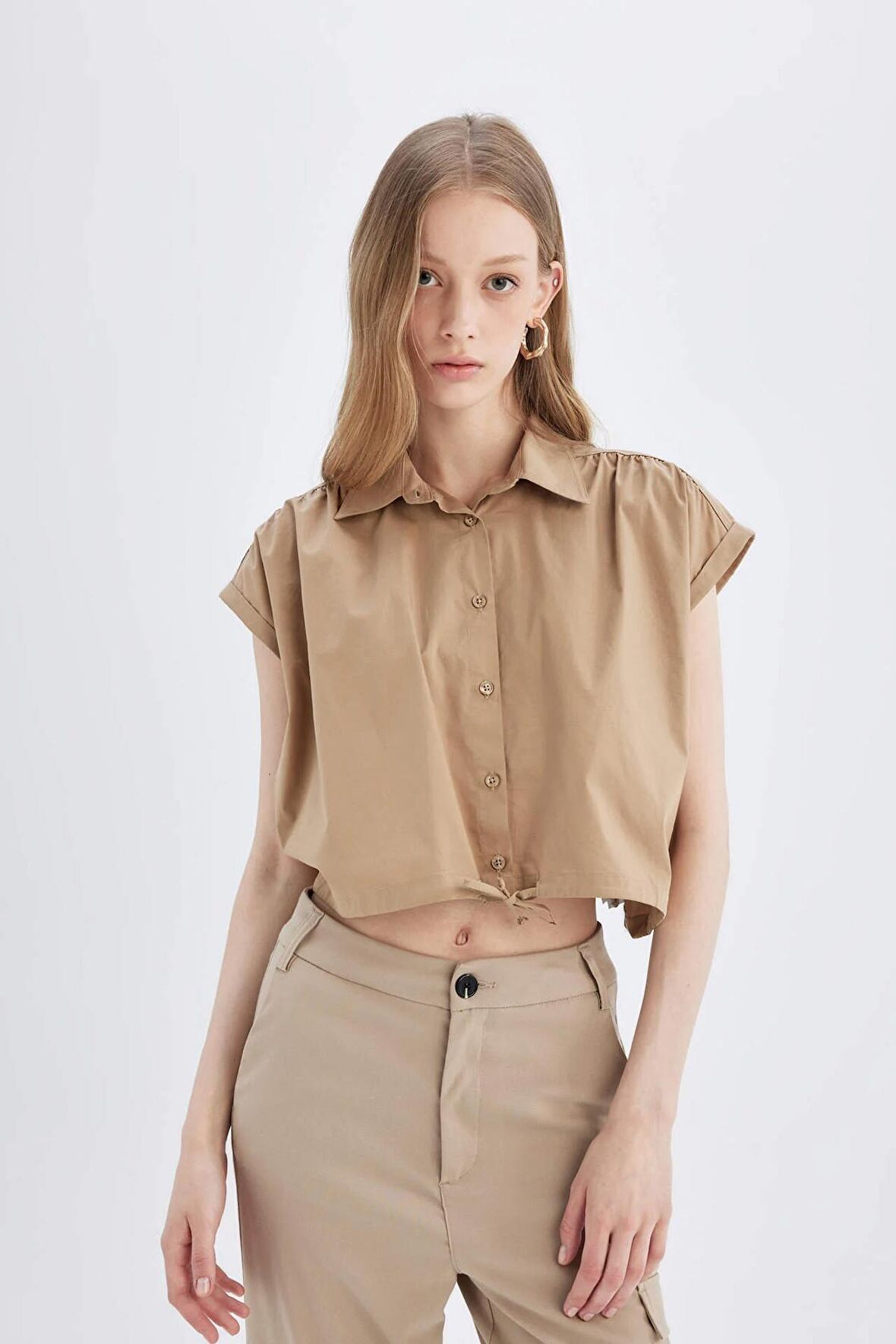 DeFacto Crop Poplin Kısa Kollu Gömlek D1200AX24SMBN156