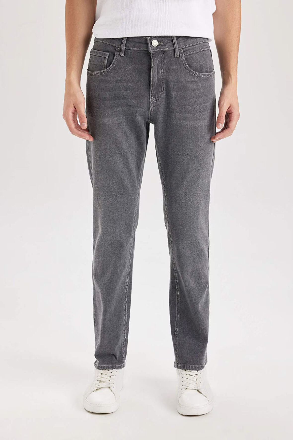 DeFacto Sergio Regular Fit Normal Kalıp Normal Bel Boru Paça Jean Pantolon B7349AX24AUNM55