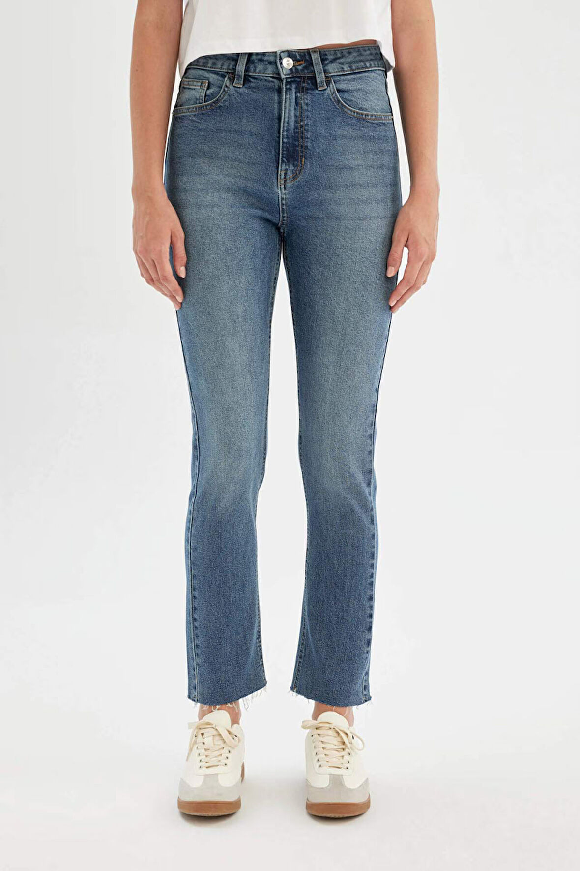 Mary Vintage Straight Fit Yüksek Bel Paça Ucu Kesik Bilek Boy Jean Yıkamalı Pantolon