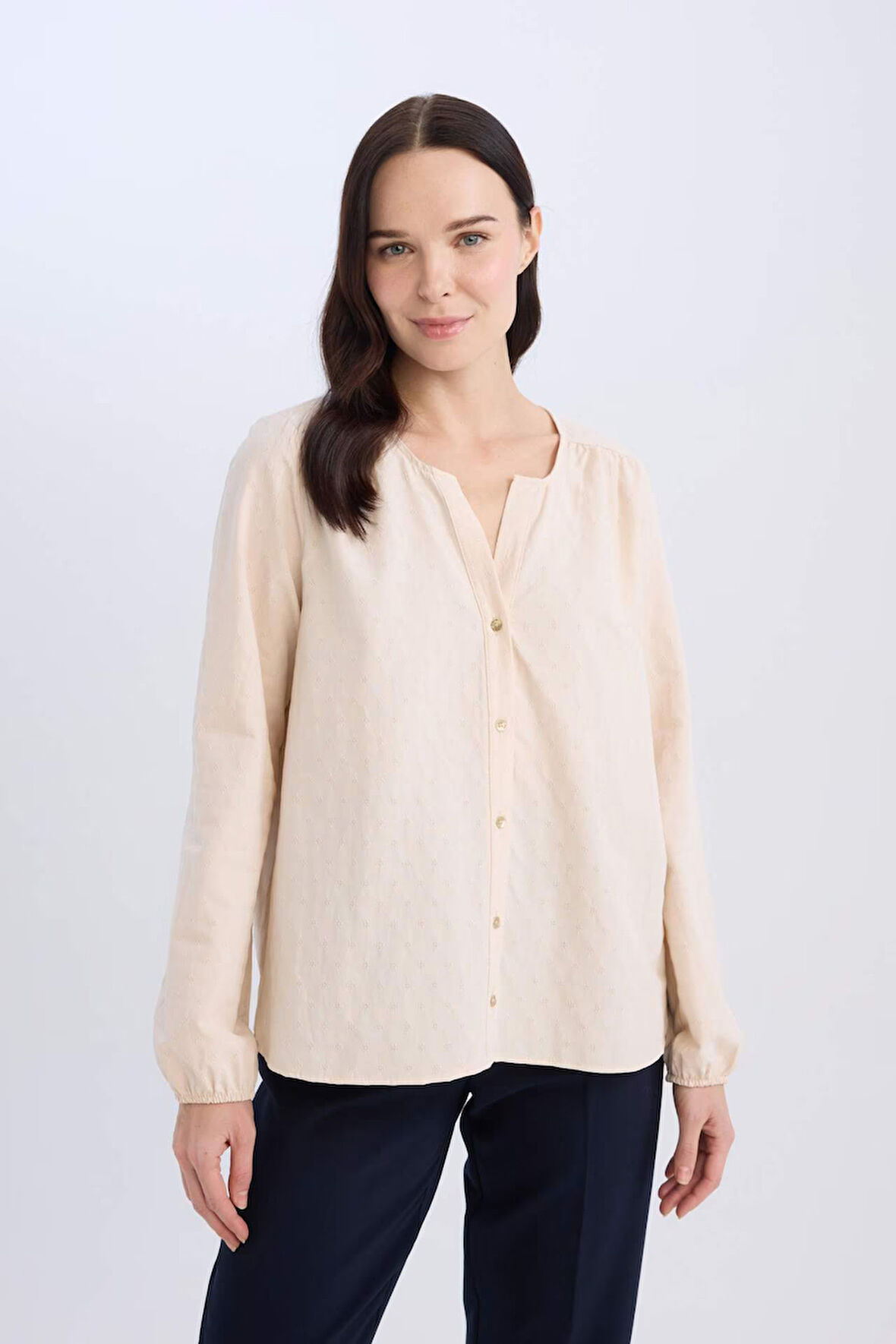 DeFacto Regular Fit Apaş Yaka Uzun Kollu Gömlek E0783AX25SPER230