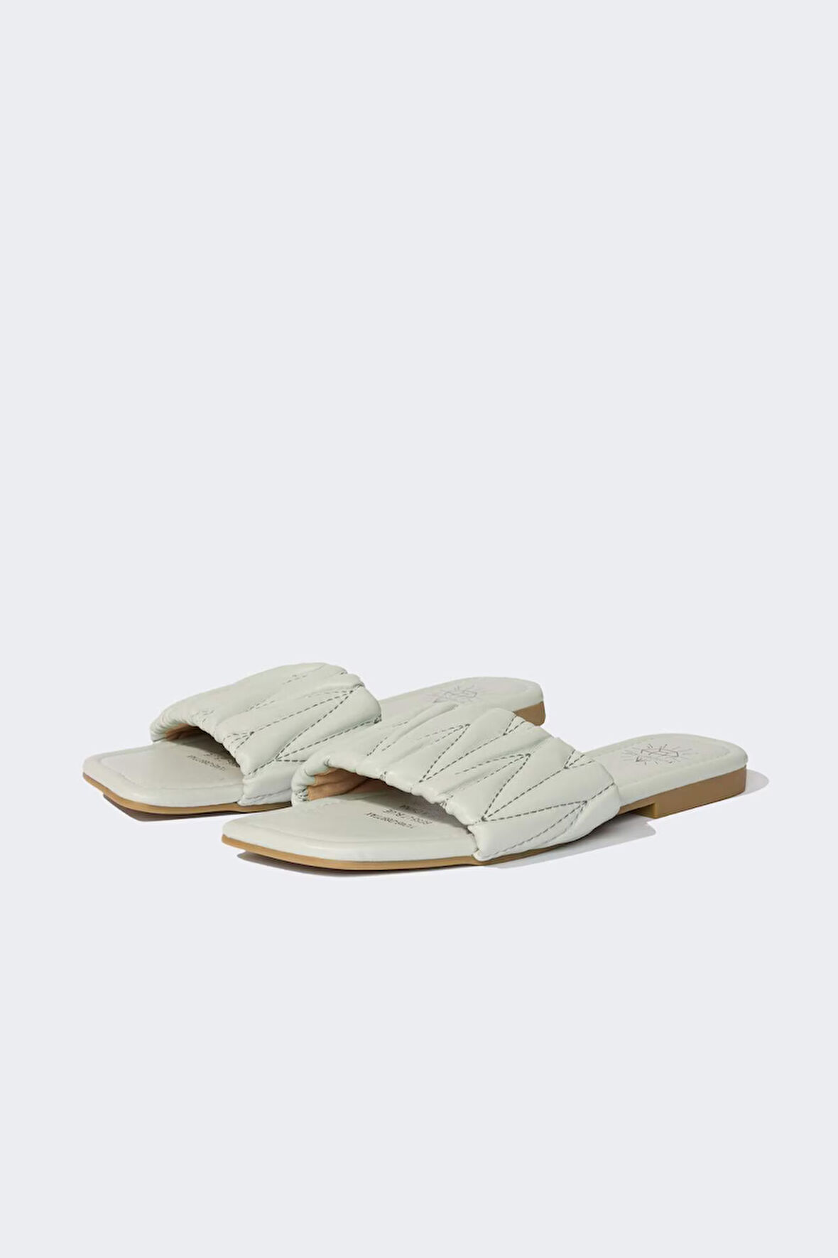 DeFacto Kadın Düz Taban Suni Deri Terlik D8977AX25SMBE55