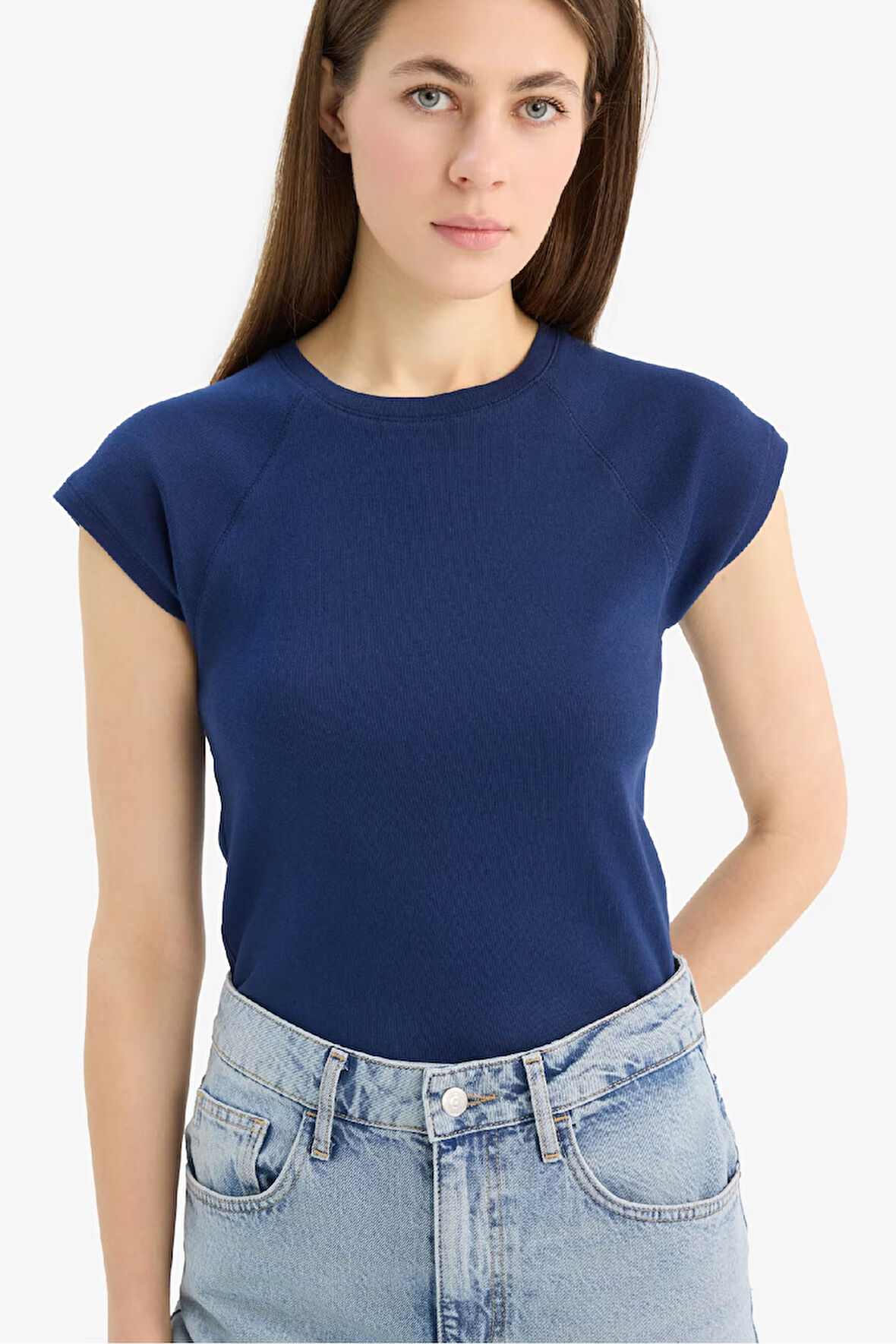 DeFacto Slim Fit Dar Kesim Bisiklet Yaka Basic Düz Ribana Kısa Kollu Tişört C7334AX25SPNV42