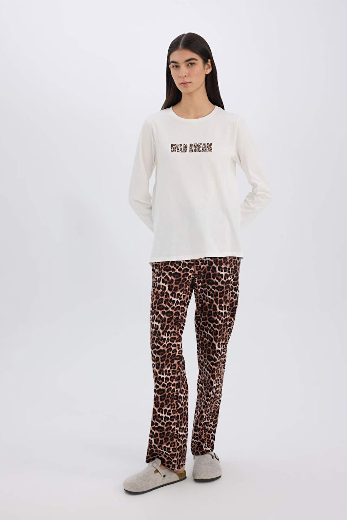 DeFacto Fall in Love Pijama Takımı Leopar Desenli Uzun Kollu Üst Esnek Belli Uzun Alt E2894AX24AUBK81