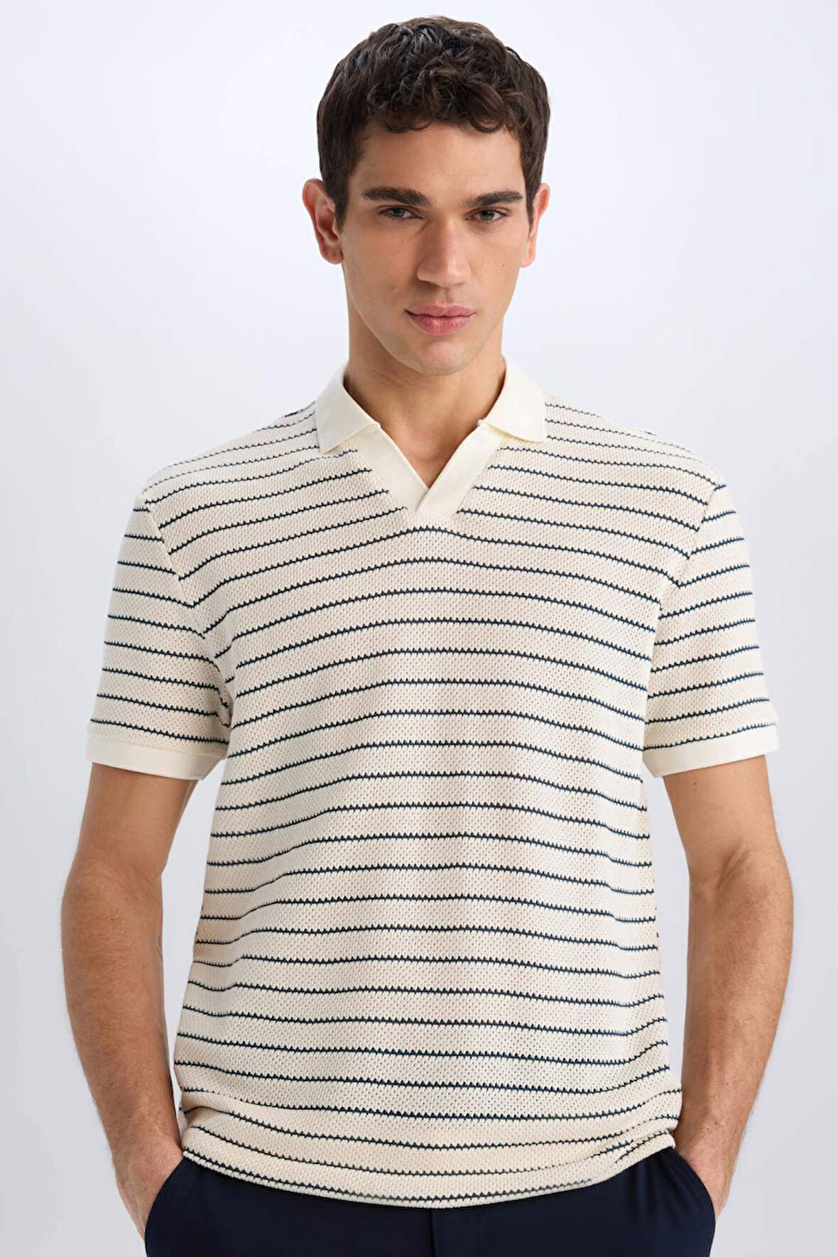 DeFacto Regular Fit Polo Yaka Çizgili Triko Kısa Kollu Tişört C4150AX25SMIN250