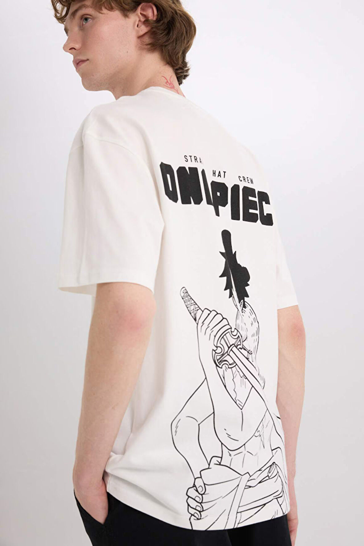 One Piece Boxy Fit Bisiklet Yaka Sırt Baskılı Kısa Kollu Tişört