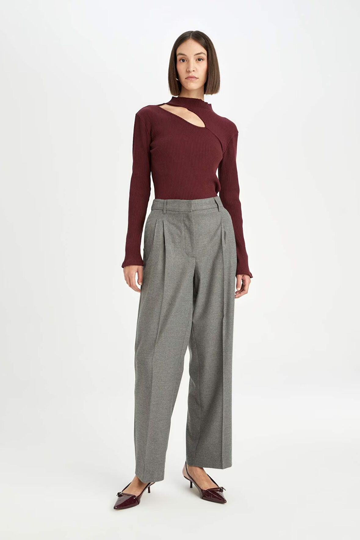 DeFacto Wide Leg Klasik Kışlık Pantolon Cepli Yüksek Bel Pileli Düz Paça D7408AX24AUAR39