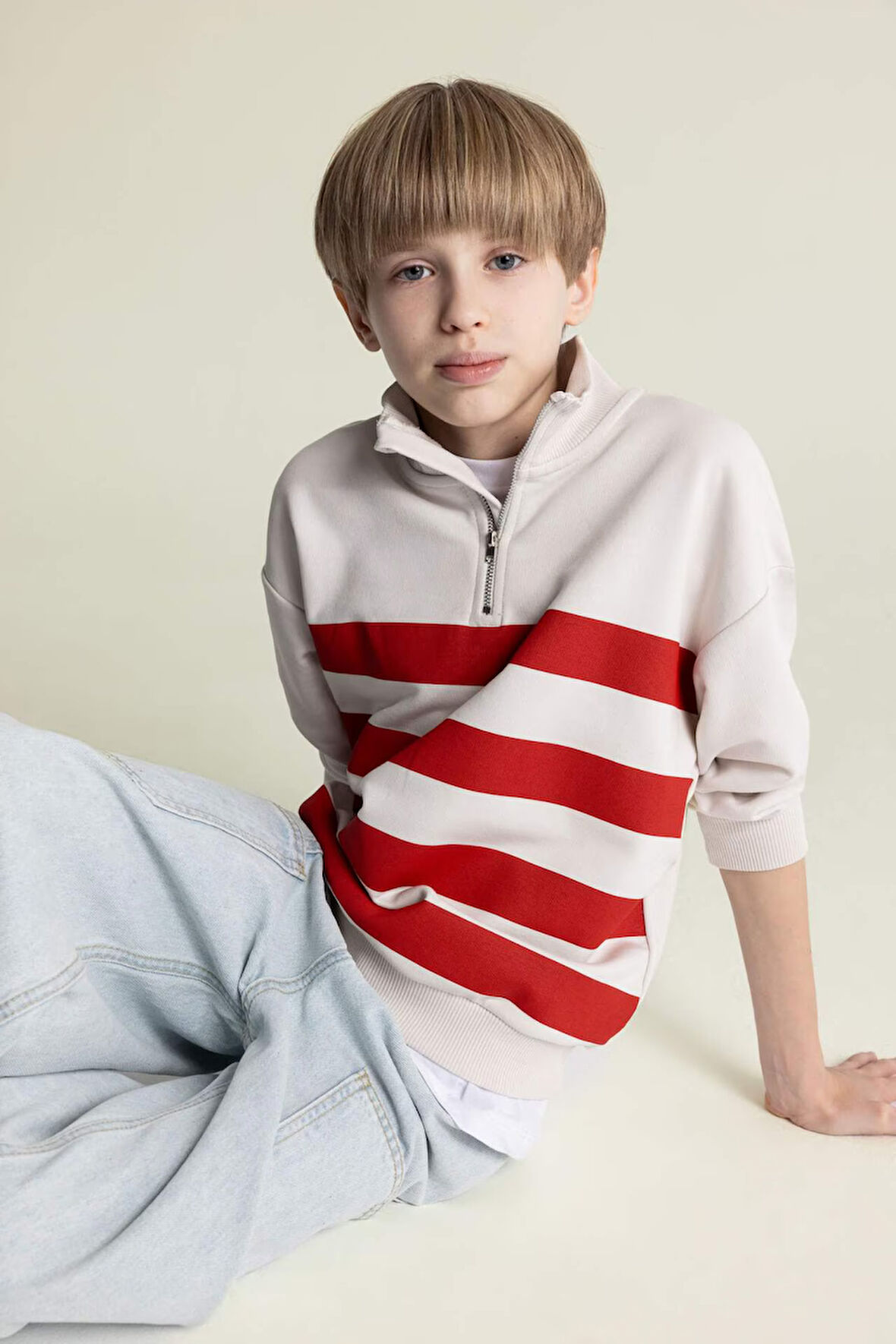 DeFacto Erkek Çocuk Oversize Geniş Kalıp Balıkçı Yaka Sweatshirt D7403A825SPBG74