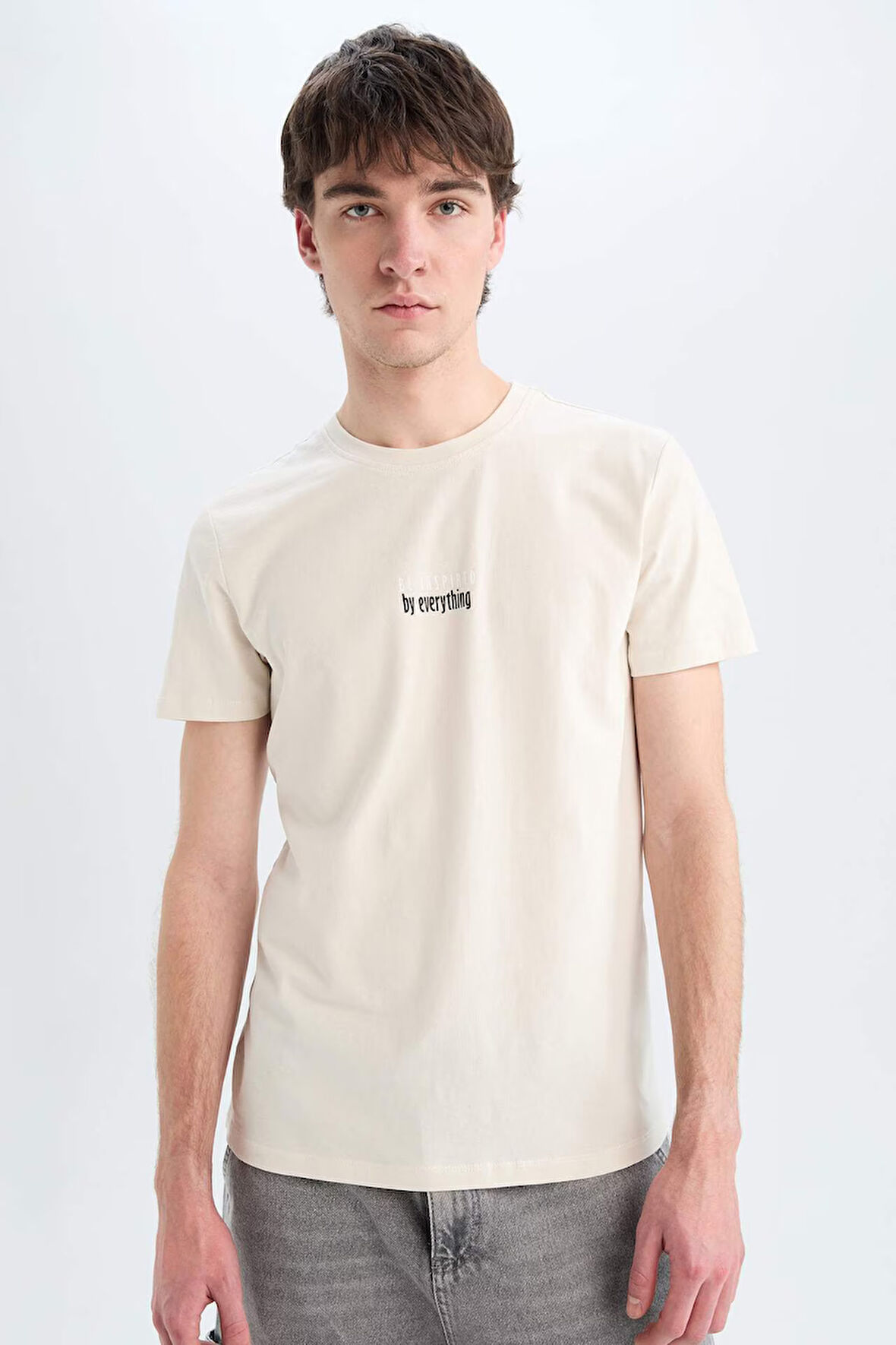 DeFacto %100 Pamuk Slim Fit Dar Kesim Bisiklet Yaka Baskılı Kısa Kollu Tişört A2631AX25SMBG714