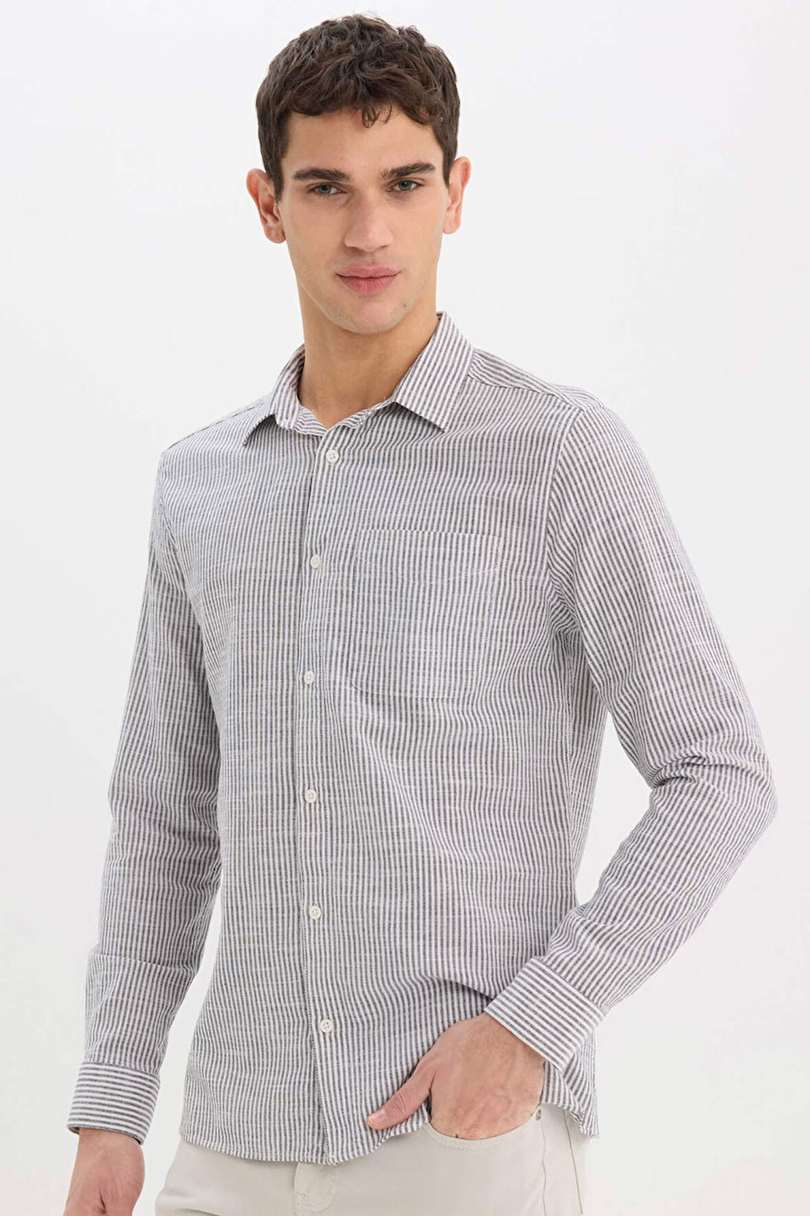 DeFacto Modern Fit Polo Yaka Çizgili Uzun Kollu Gömlek E5046AX25SMBK81