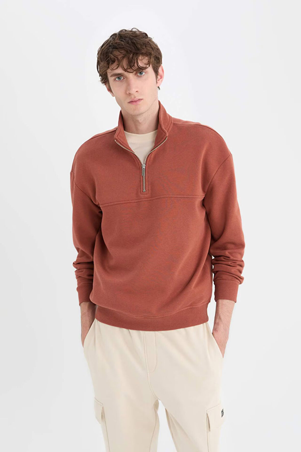 DeFacto Relax Fit Dik Yaka Fermuarlı Basic Düz Kalın Sweatshirt E5334AX24WNBN52