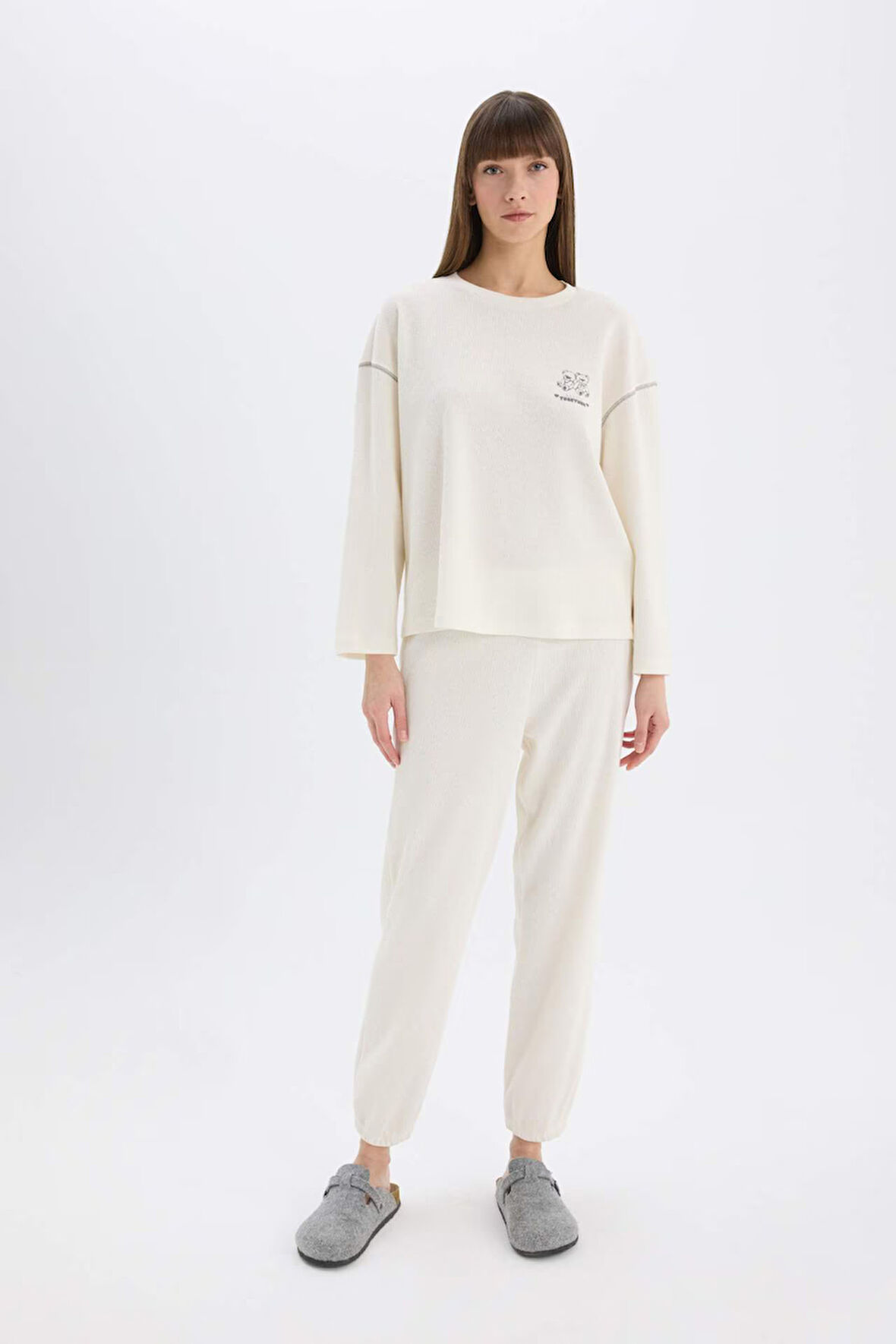 DeFacto Fall in Love Pijama Takımı Velur Uzun Kollu Pijama Üstü Esnek Belli Uzun Pijama Altı E6688AX25SPER98