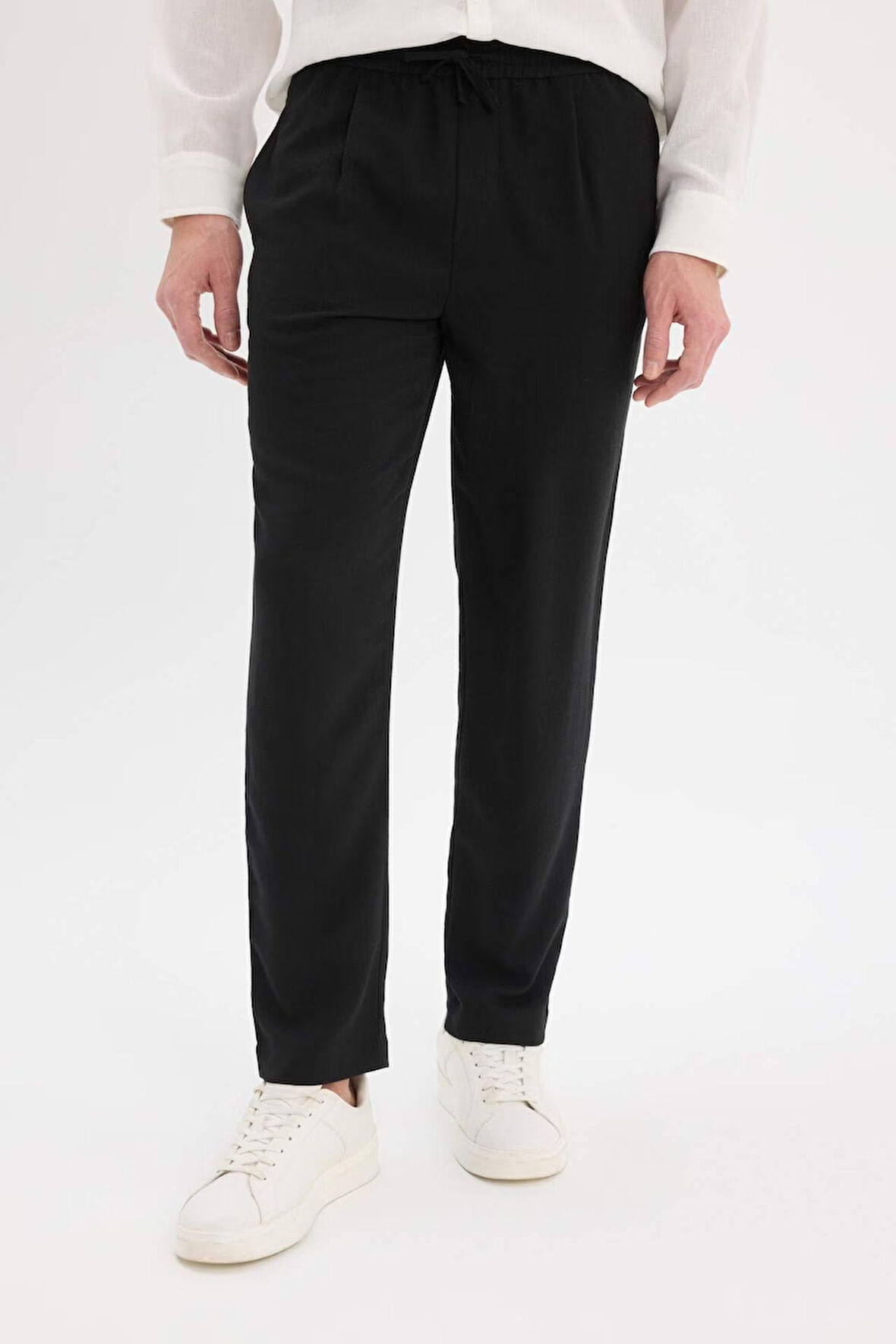 DeFacto Relax Fit Rahat Kesim Kısa Paça Keten Görünümlü Yazlık Kumaş Pantolon E4790AX25SMBK27