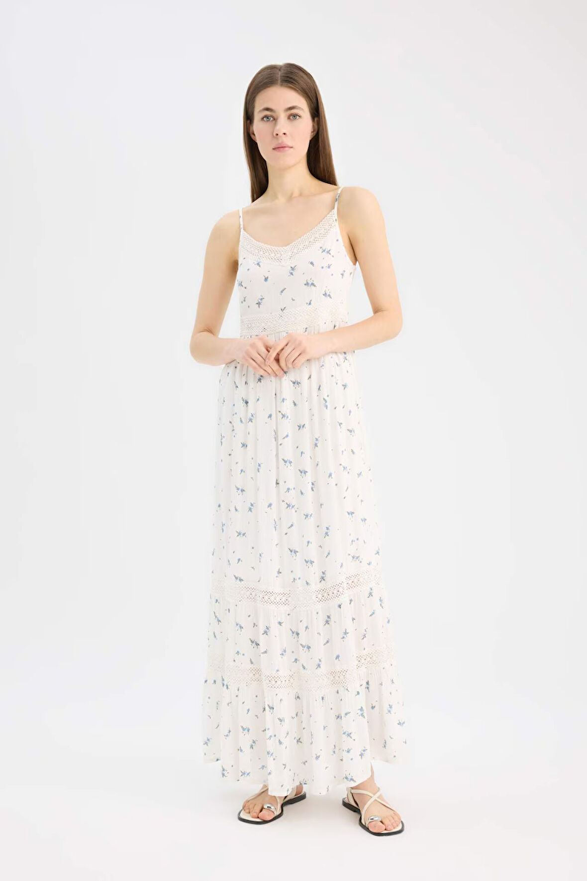 A Kesim Dantelli V Yaka Çiçekli Krinkıl Kumaş Askılı Maxi Elbise