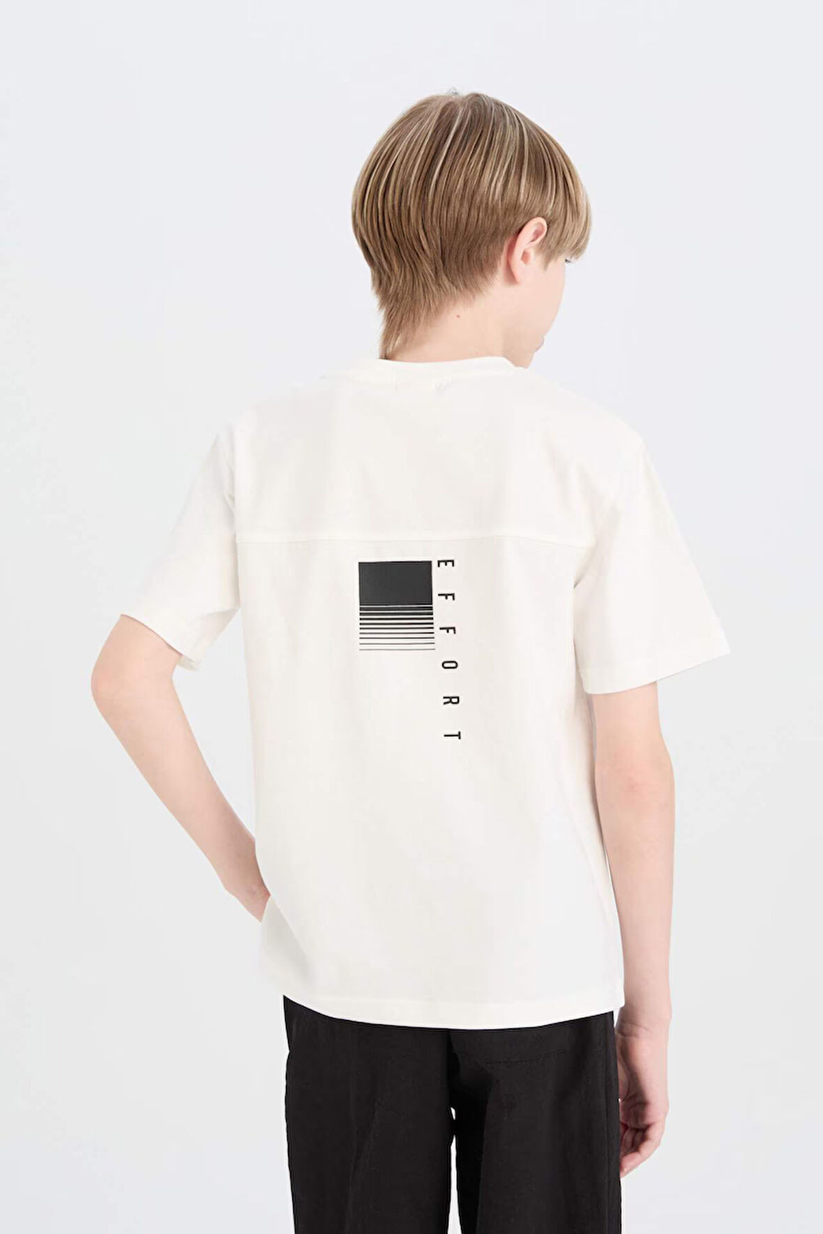 DeFacto Erkek Çocuk Bisiklet Yaka Sırt Baskılı Kısa Kollu Tişört D9505A825SPWT32