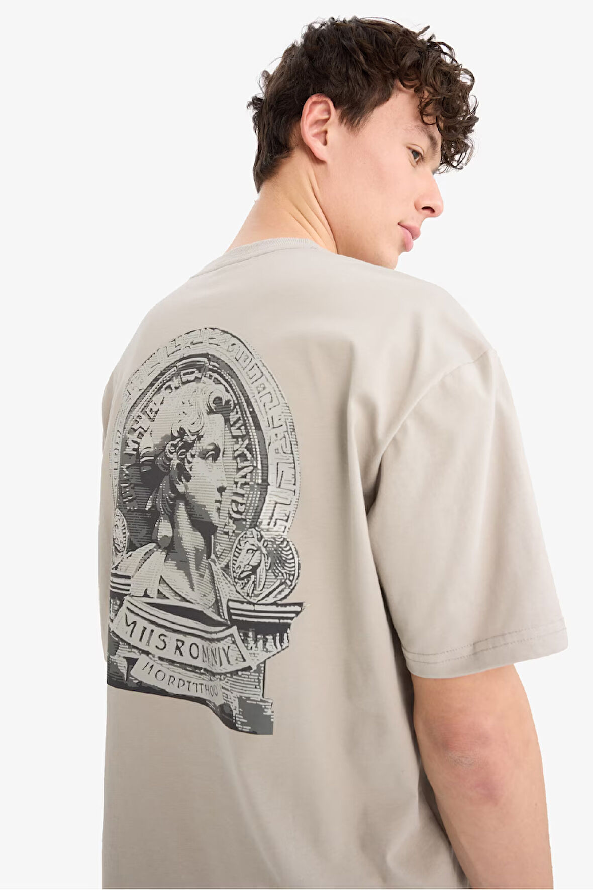 DeFacto %100 Pamuk Oversize Geniş Kalıp Bisiklet Yaka Sırt Baskılı Kısa Kollu Tişört C3626AX25SPGR322