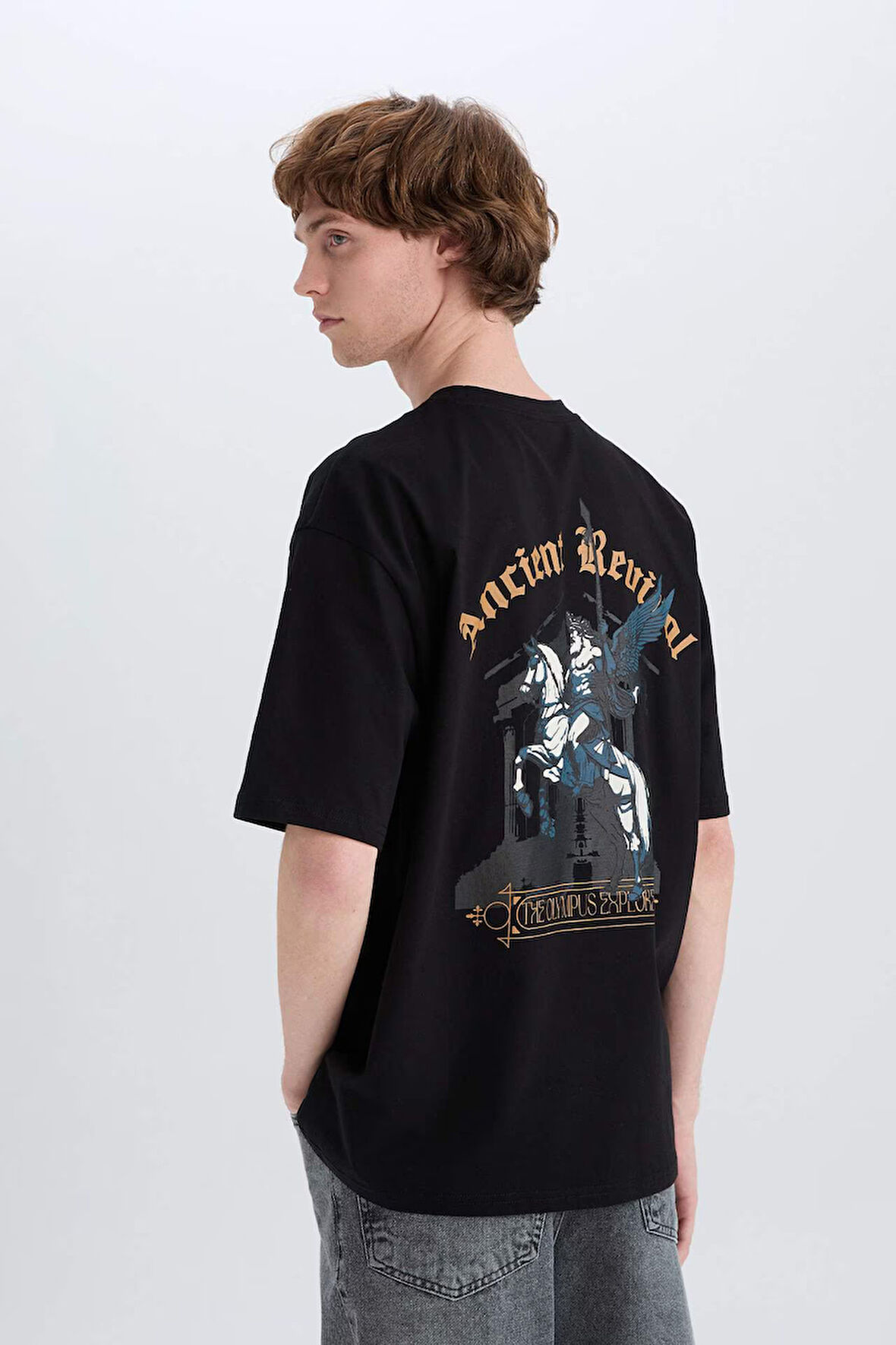 DeFacto %100 Pamuk Oversize Geniş Kalıp Bisiklet Yaka Sırt Baskılı Kısa Kollu Tişört C3631AX25SMBK81