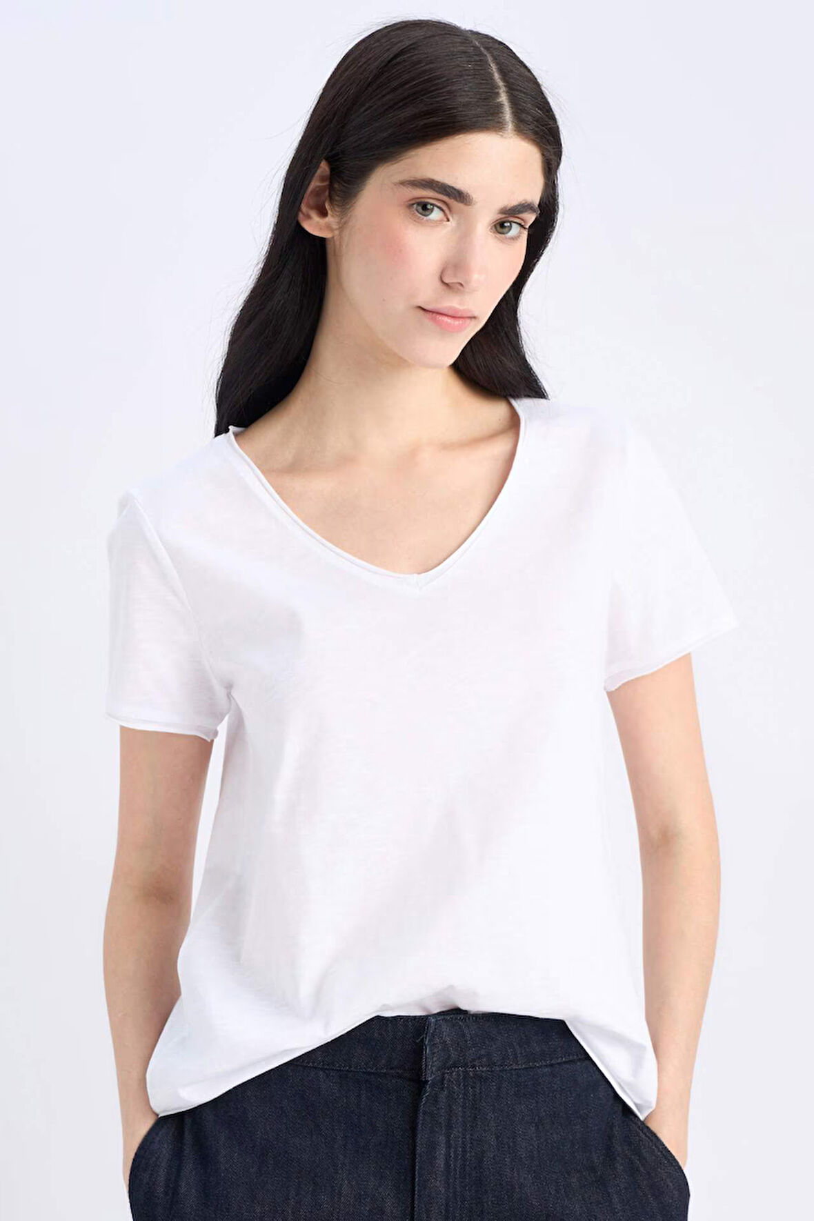 Regular Fit V Yaka Basic Düz Kısa Kollu Tişört