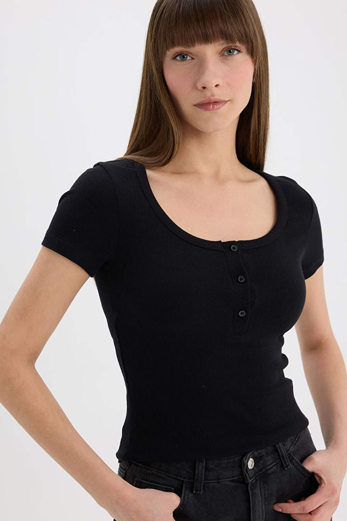 Slim Fit Dar Kesim Yuvarlak Yaka Basic Düz Fitilli Kaşkorse Kısa Kollu Tişört