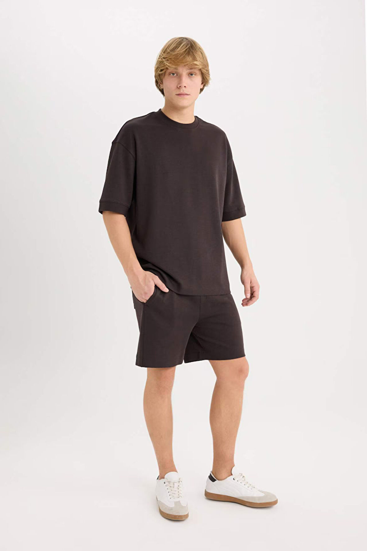 Regular Fit Düz Paça Şort
